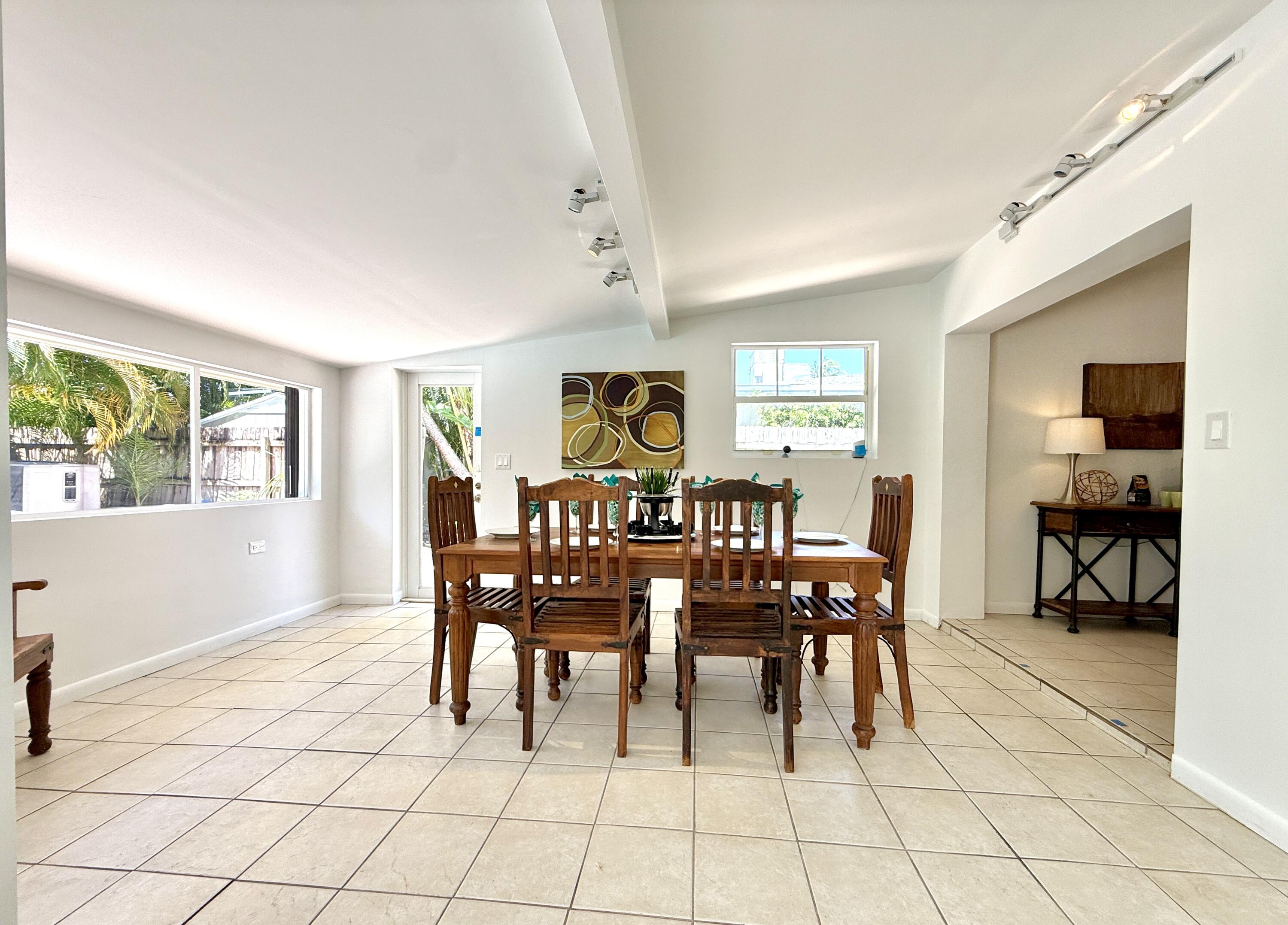 Wilton Manors photo 4