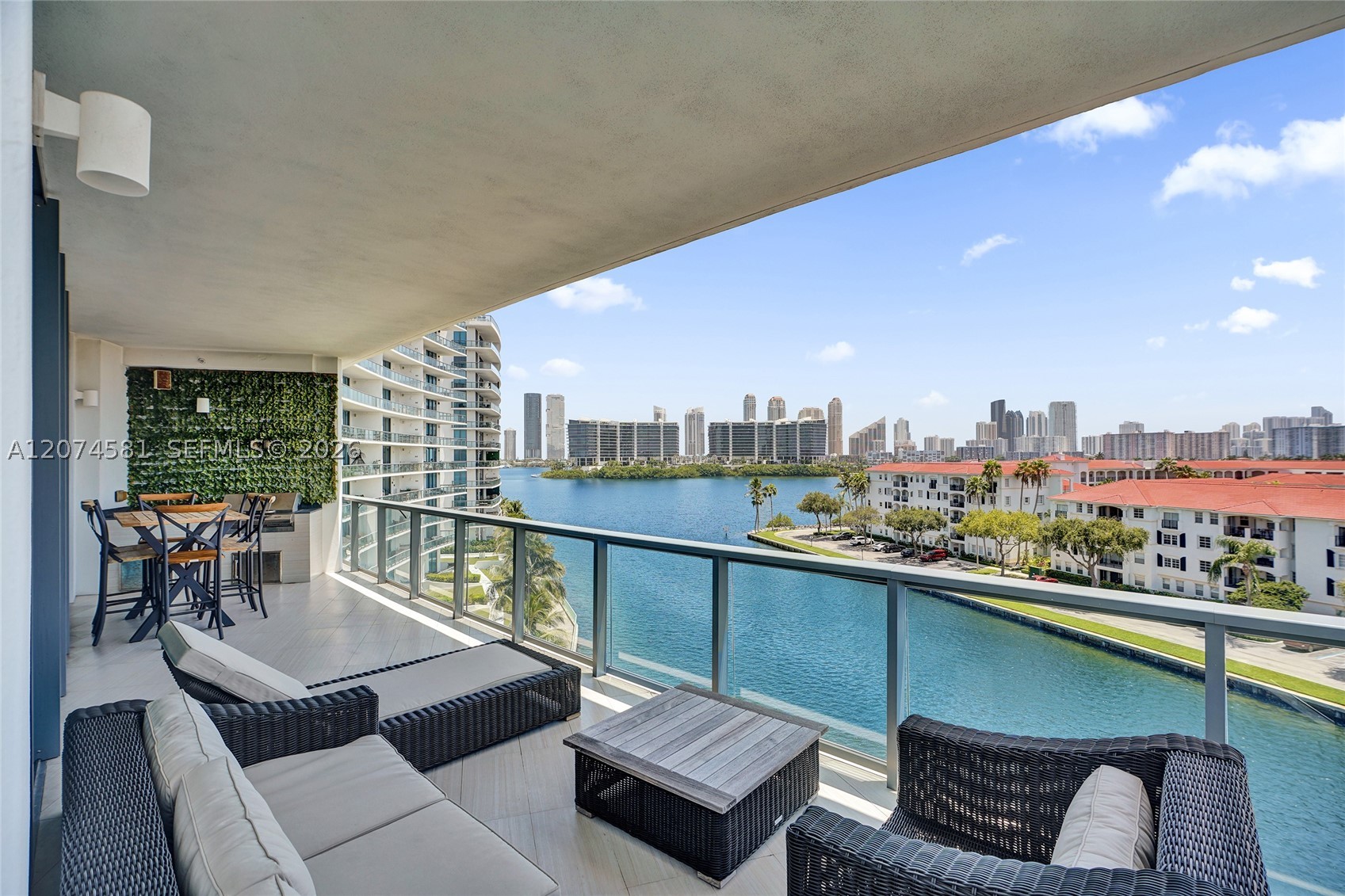 Aventura photo 1