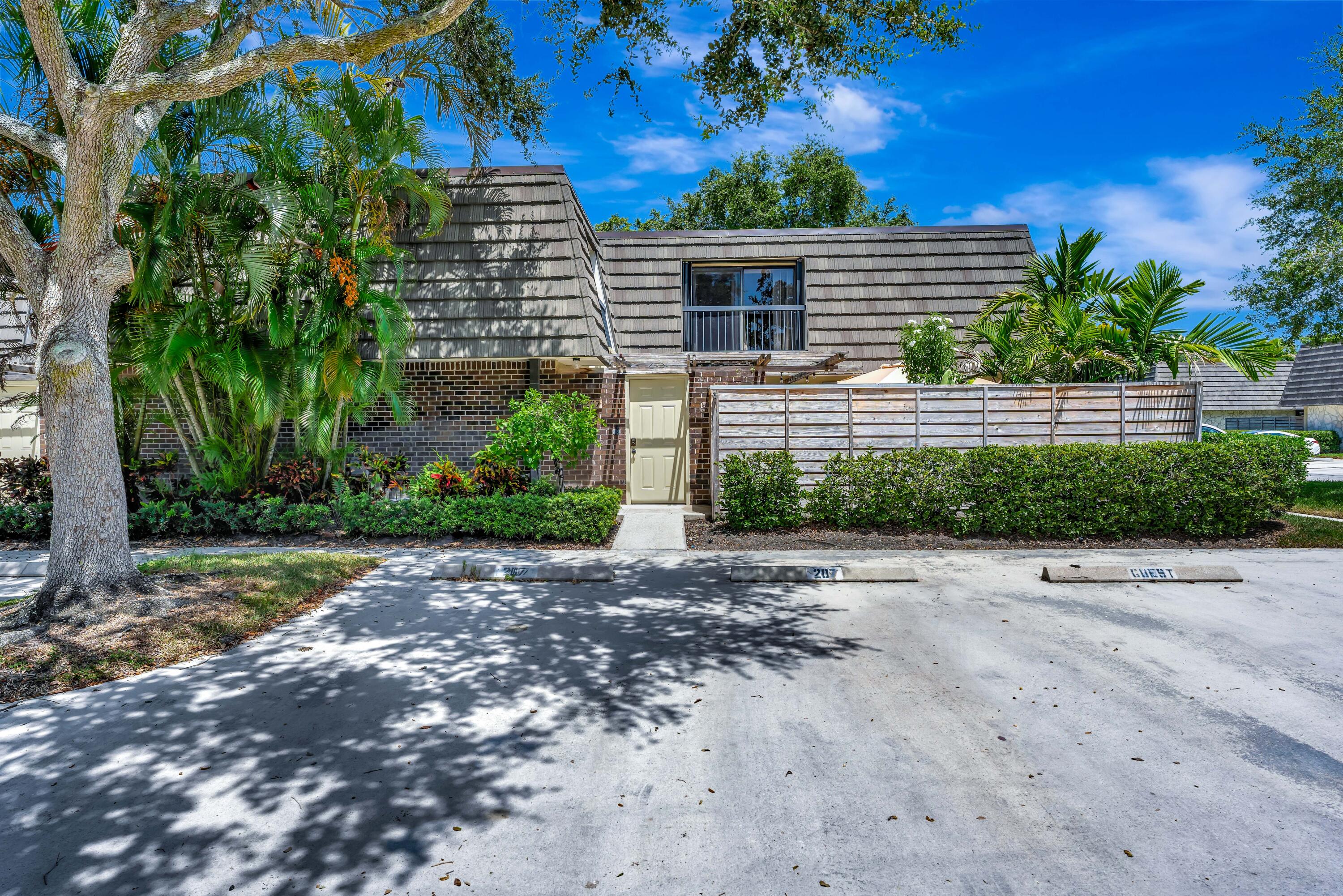 Palm Beach Gardens photo 2