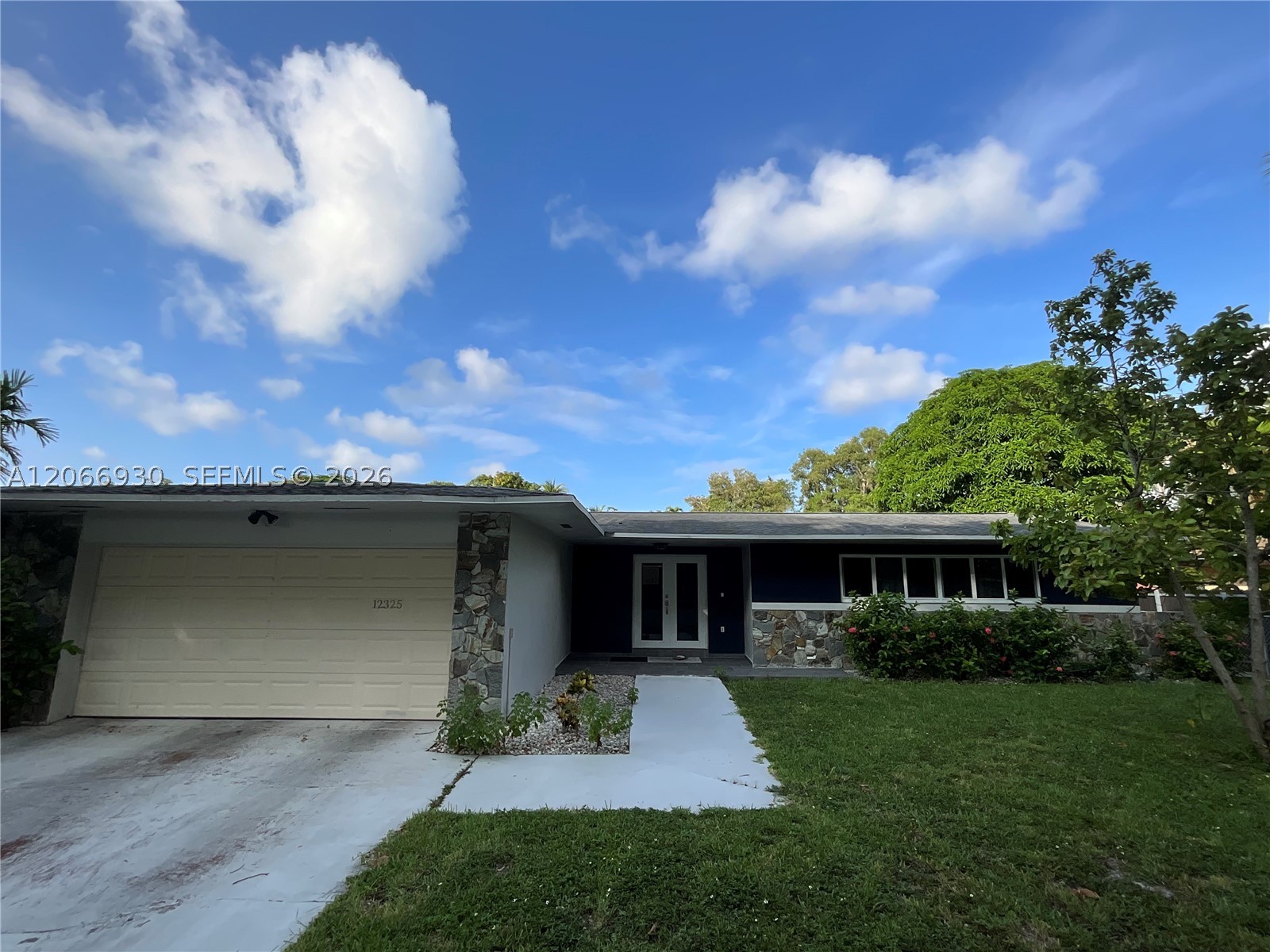 North Miami photo 2