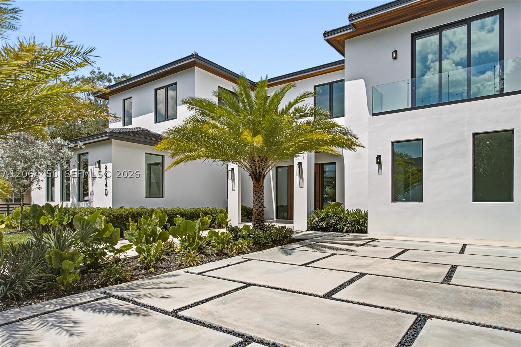 Pinecrest photo 4