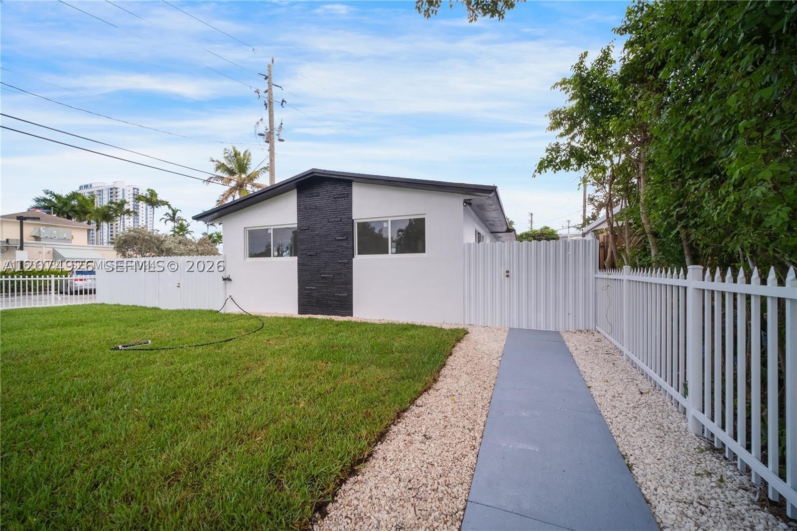 North Miami Beach photo 2