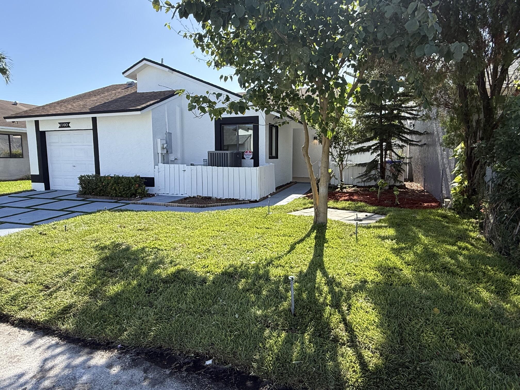 Pembroke Pines photo 2
