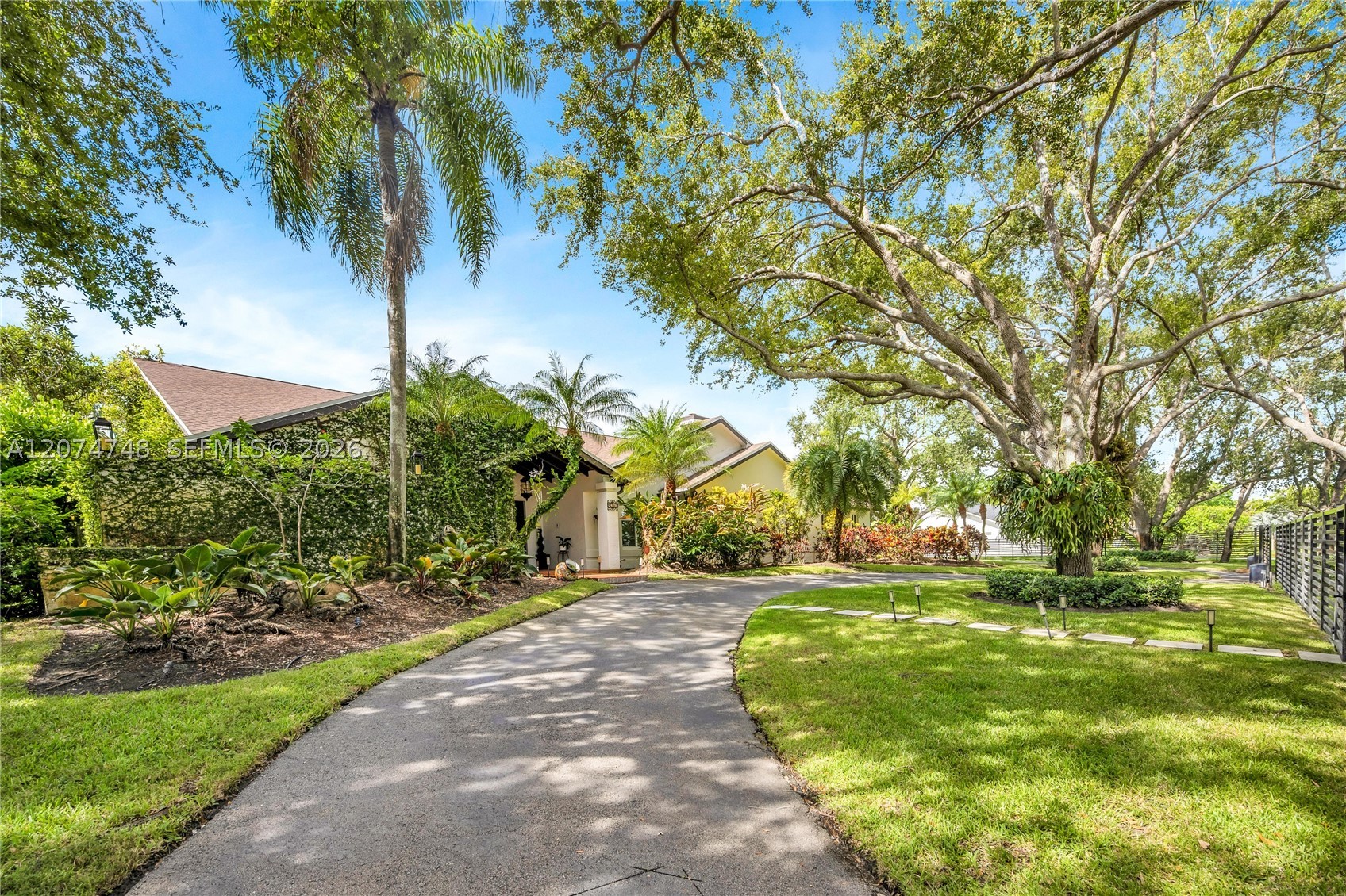 Palmetto Bay photo 2
