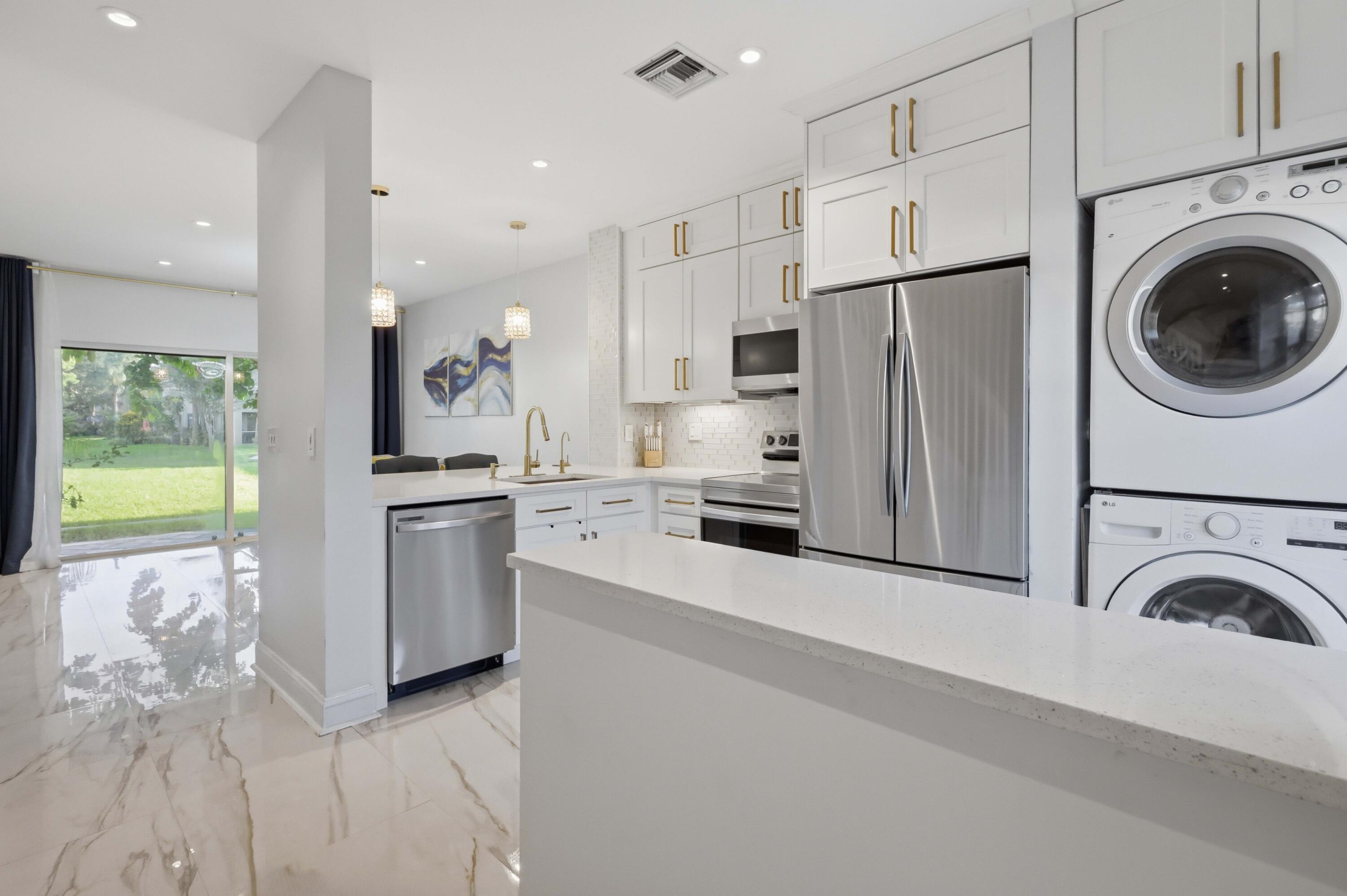 Pembroke Pines photo 2