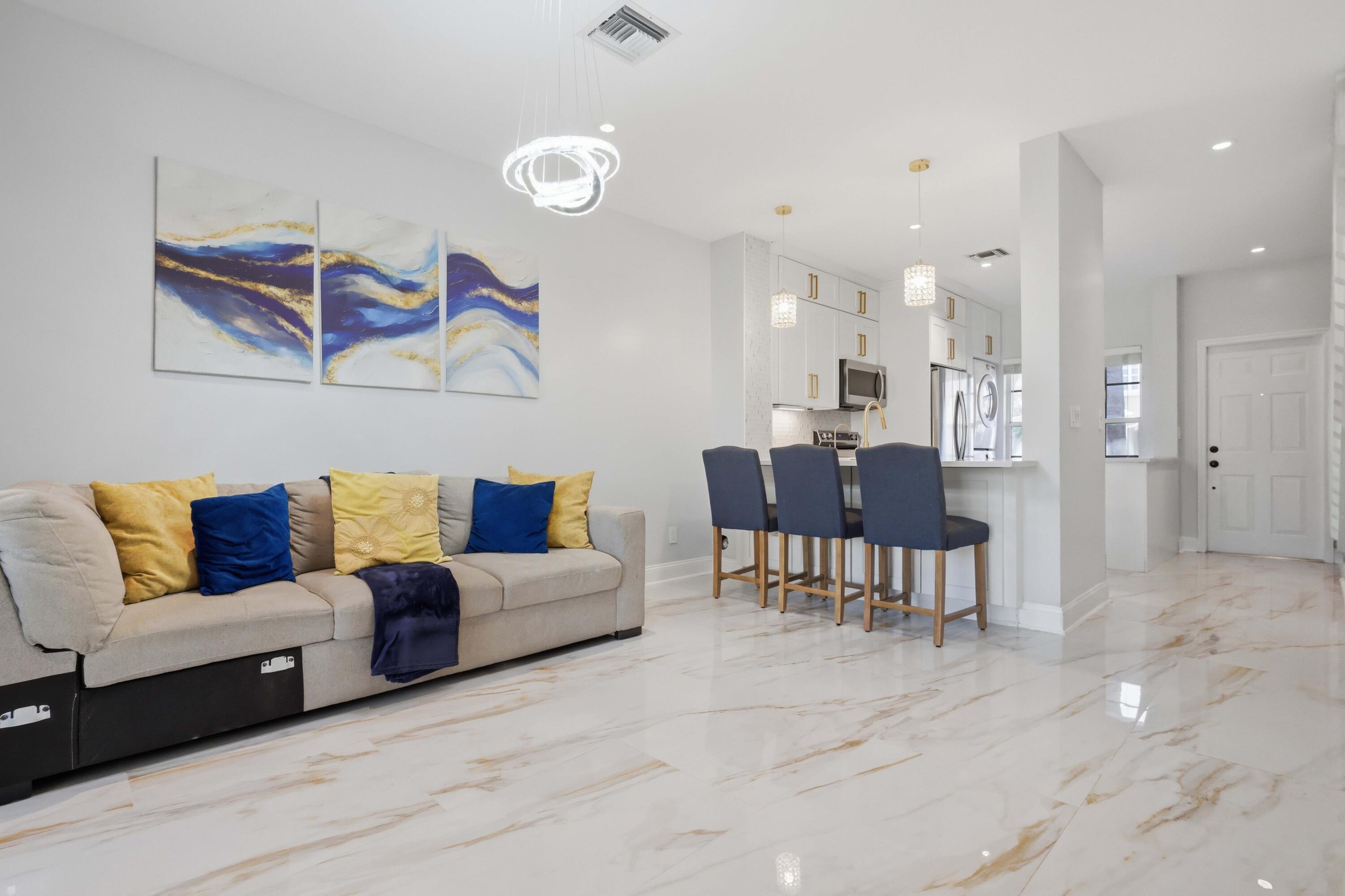 Pembroke Pines photo 4