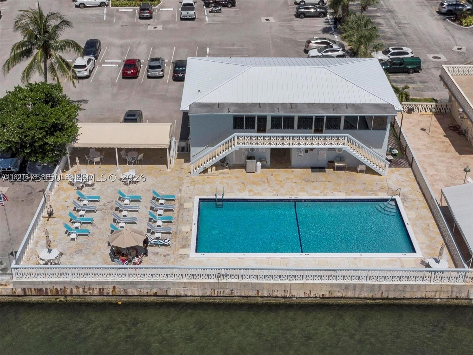 Hallandale Beach photo 2