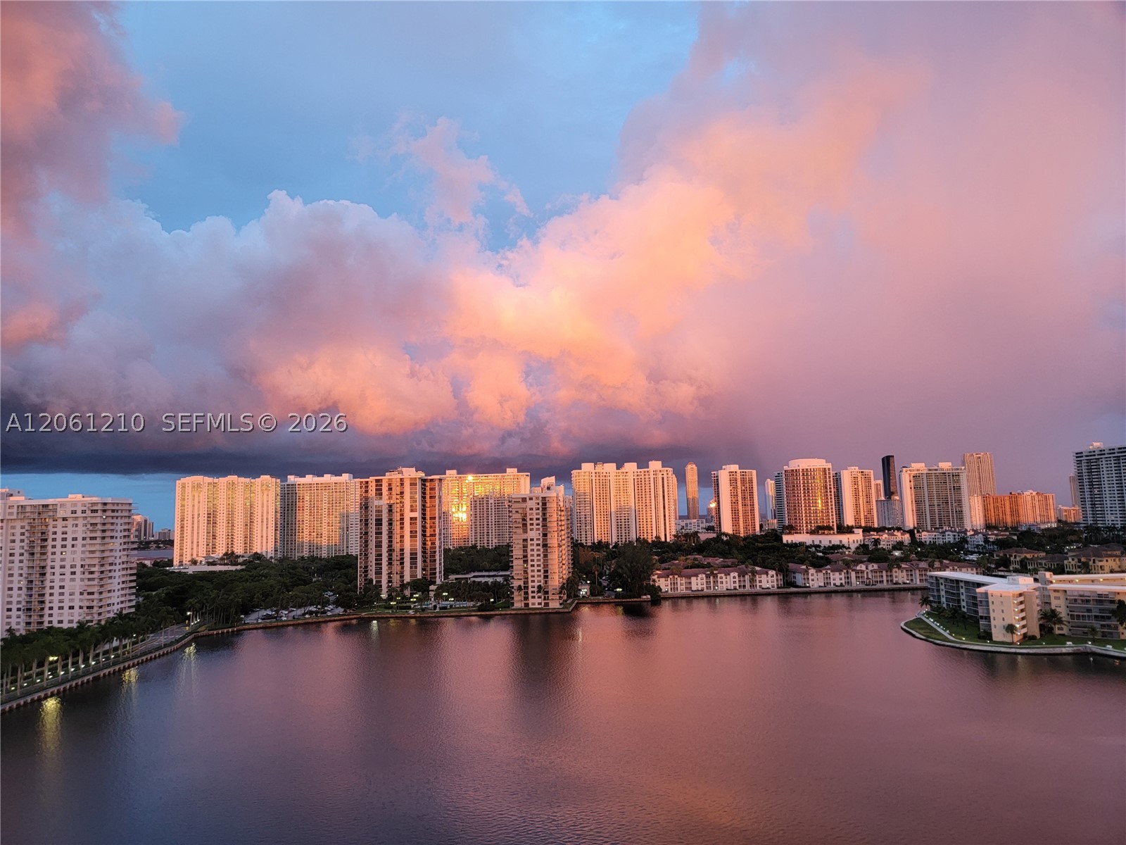Aventura photo 2