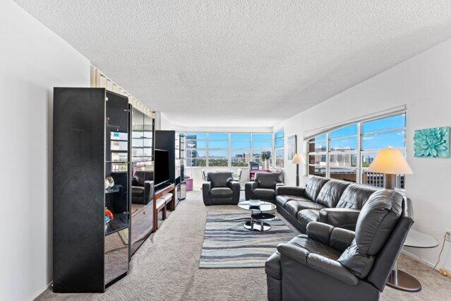 Hallandale Beach photo 3