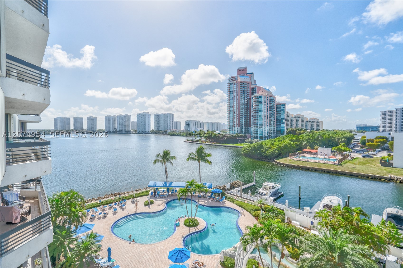 Aventura photo 1