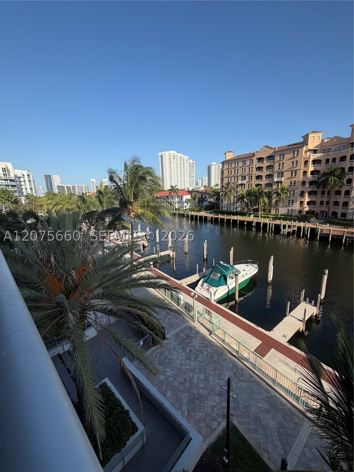 Aventura photo 3