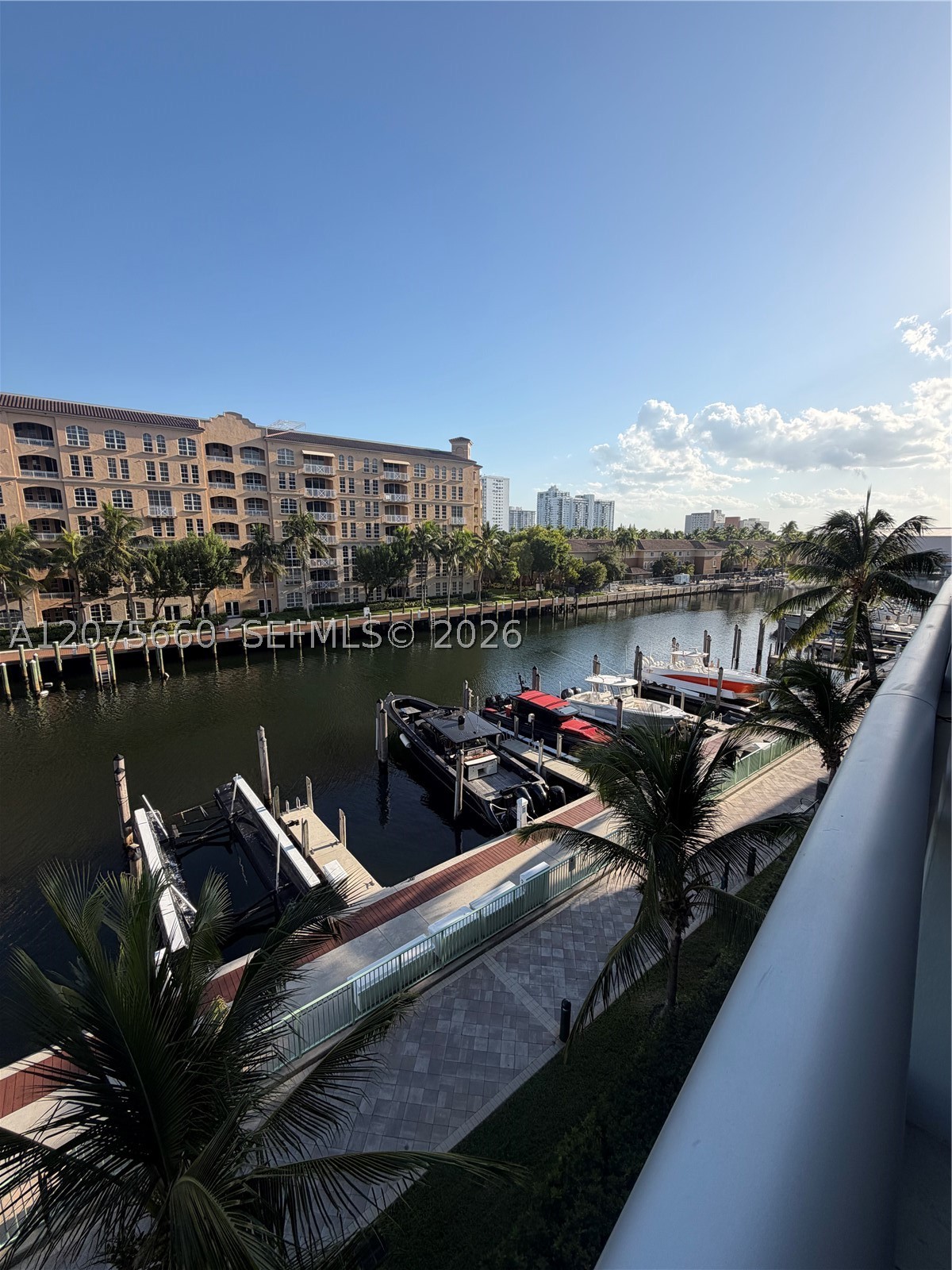Aventura photo 4