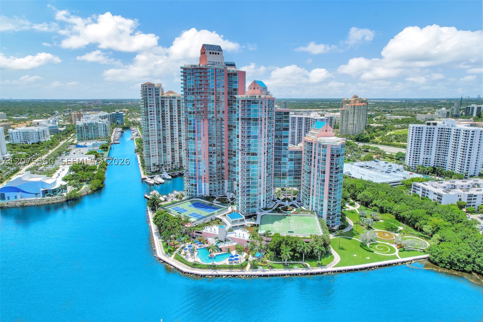Aventura photo 5