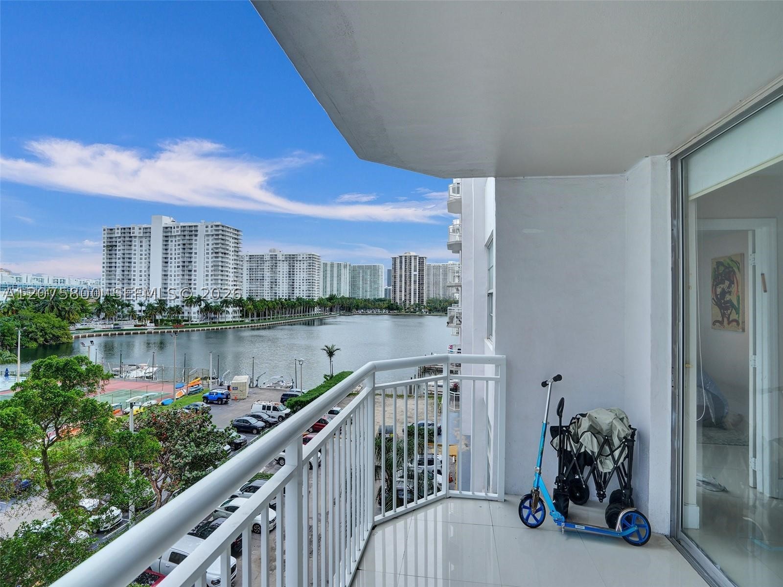 Aventura photo 1
