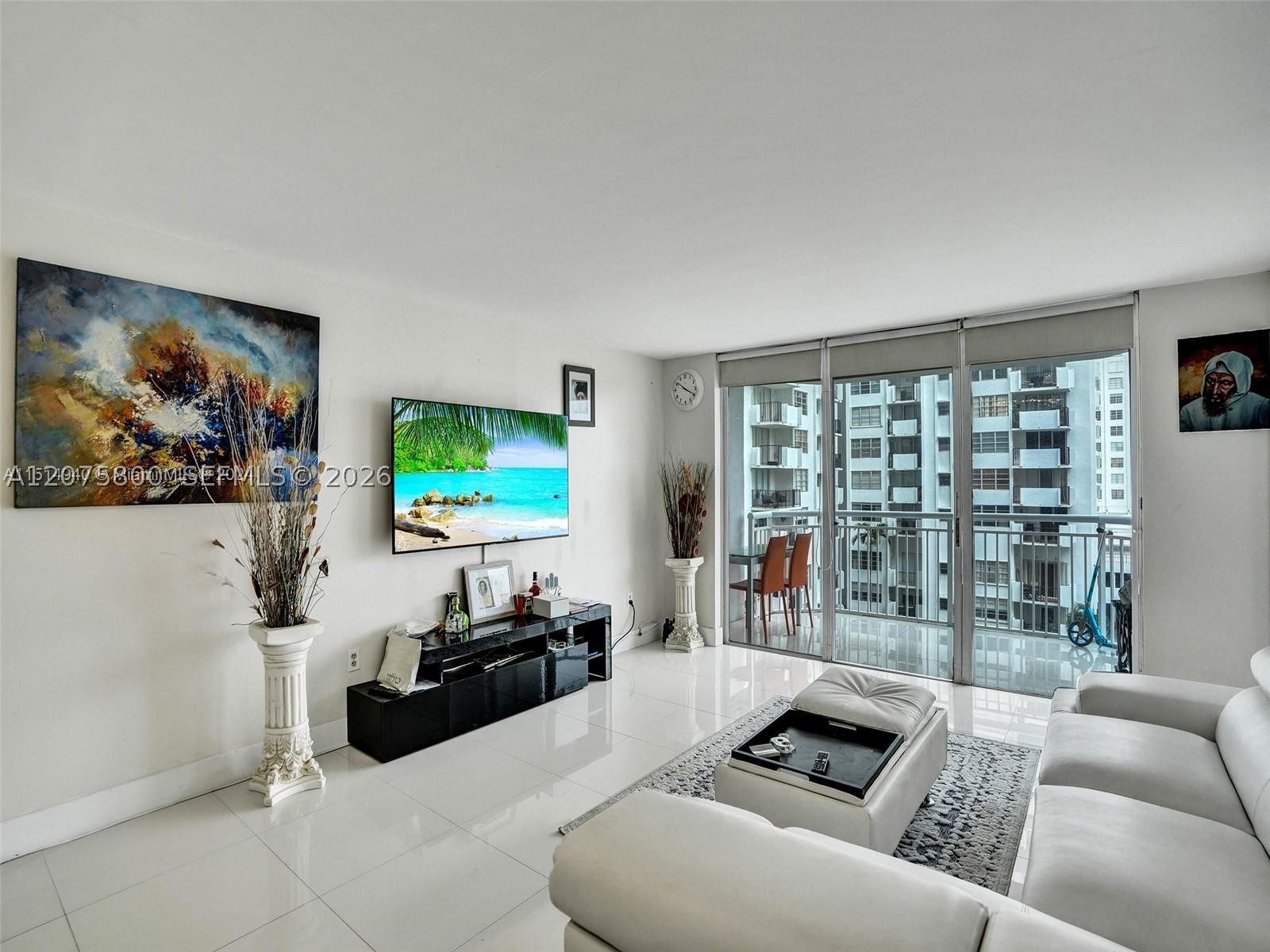 Aventura photo 2