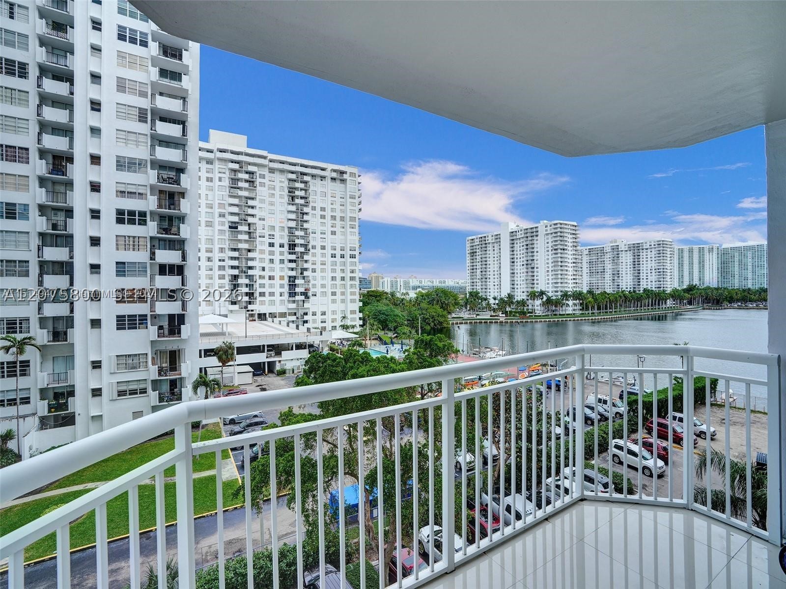 Aventura photo 5