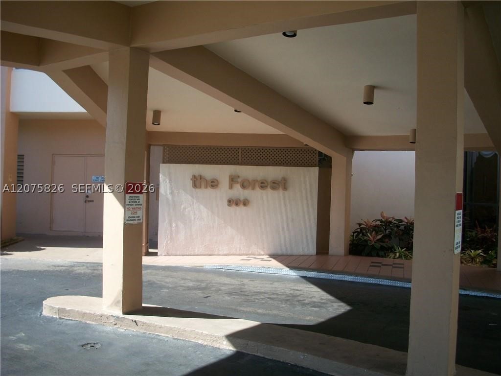 Pembroke Pines photo 1