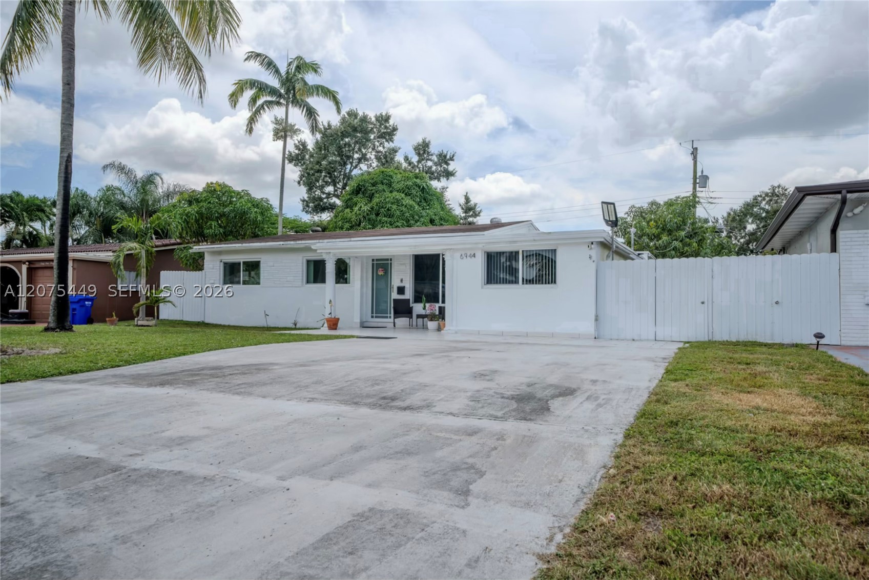 Pembroke Pines photo 2