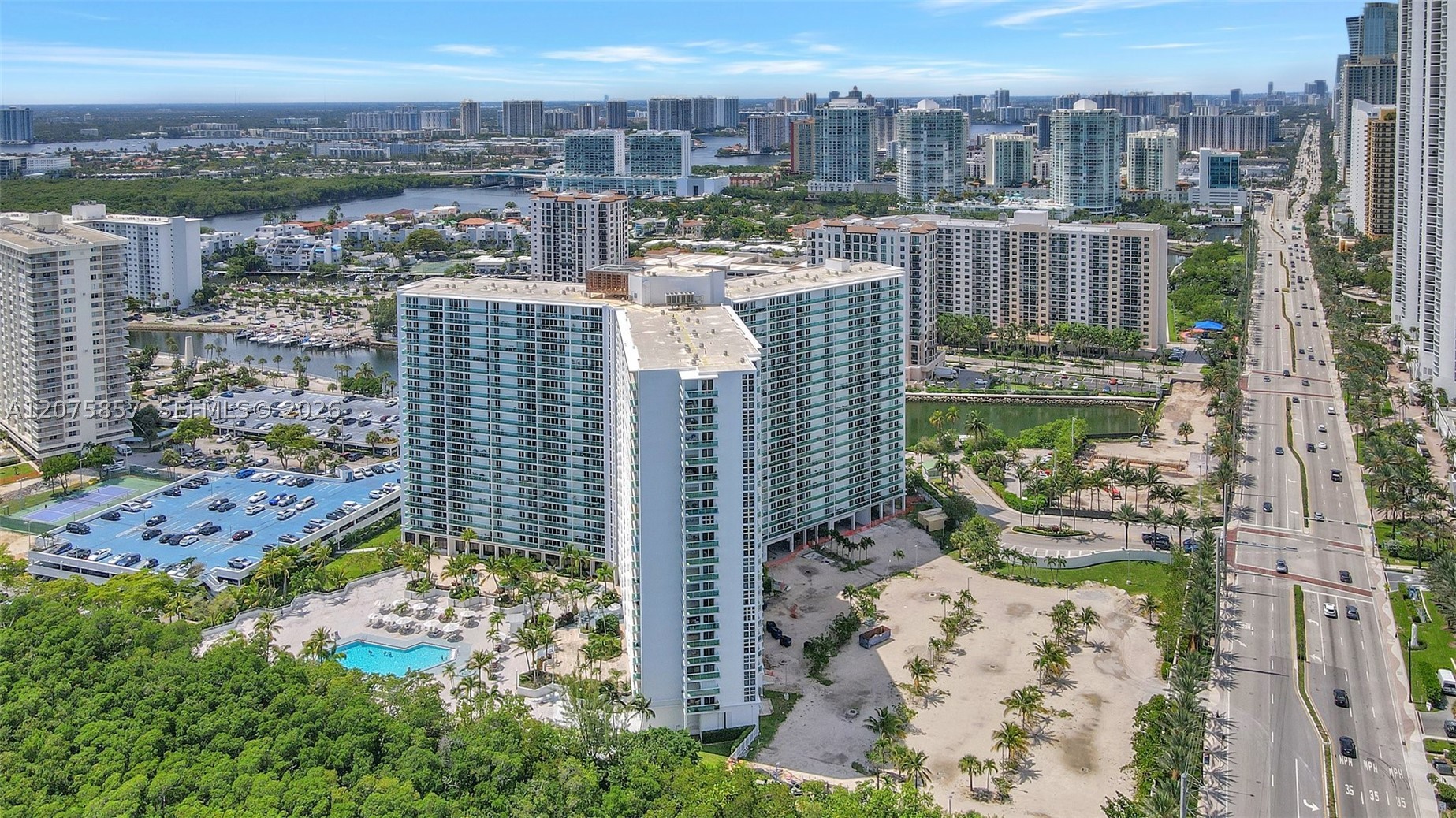 Sunny Isles Beach photo 2