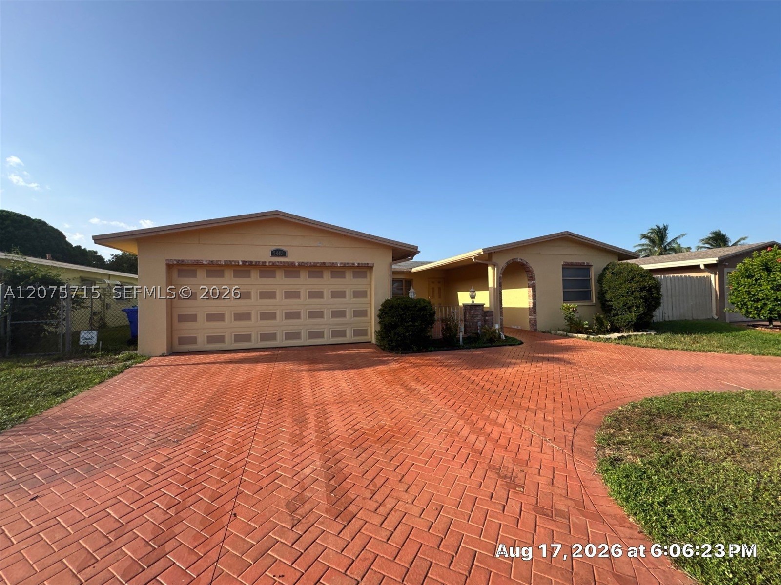 Pembroke Pines photo 1