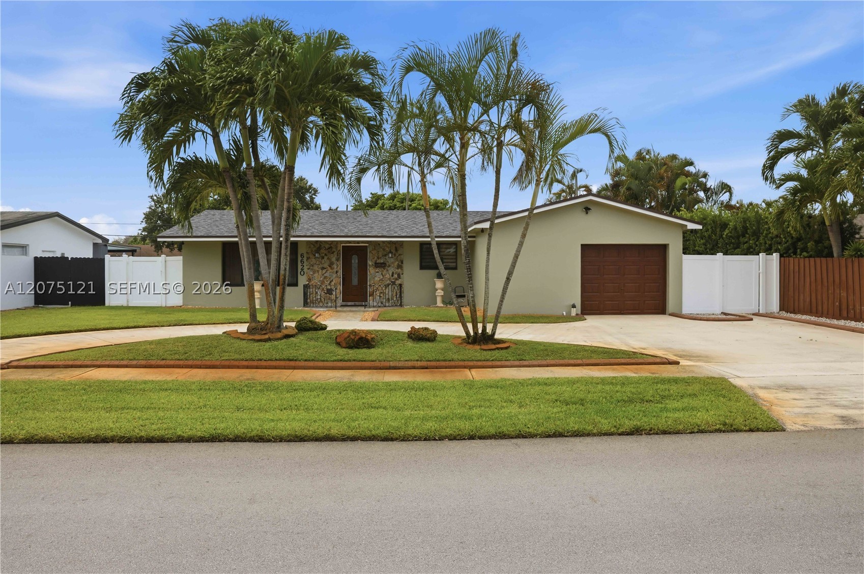Pembroke Pines photo 2