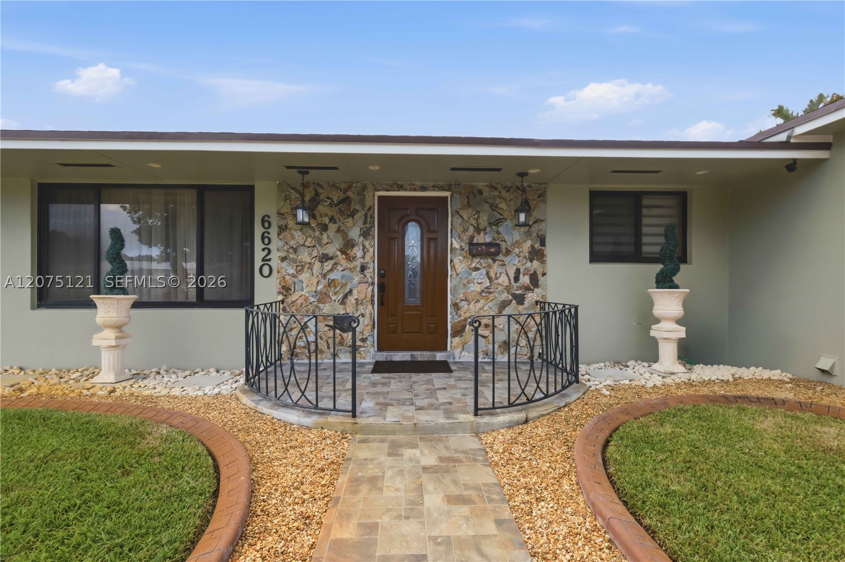 Pembroke Pines photo 3