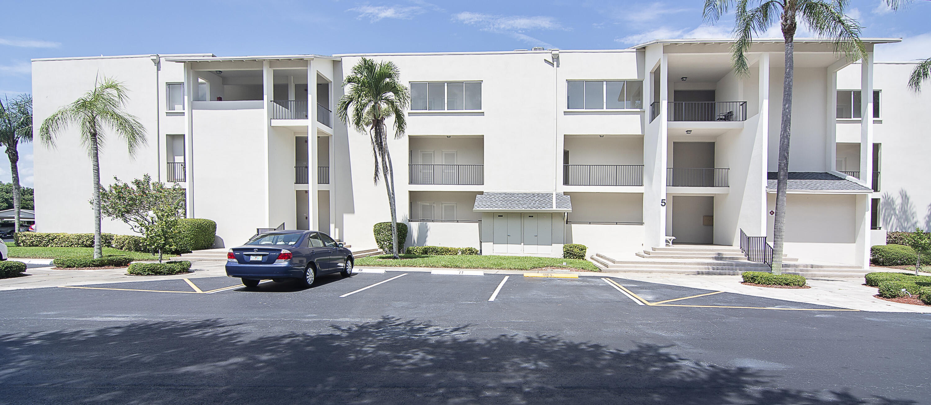 Palm Beach Gardens photo 1