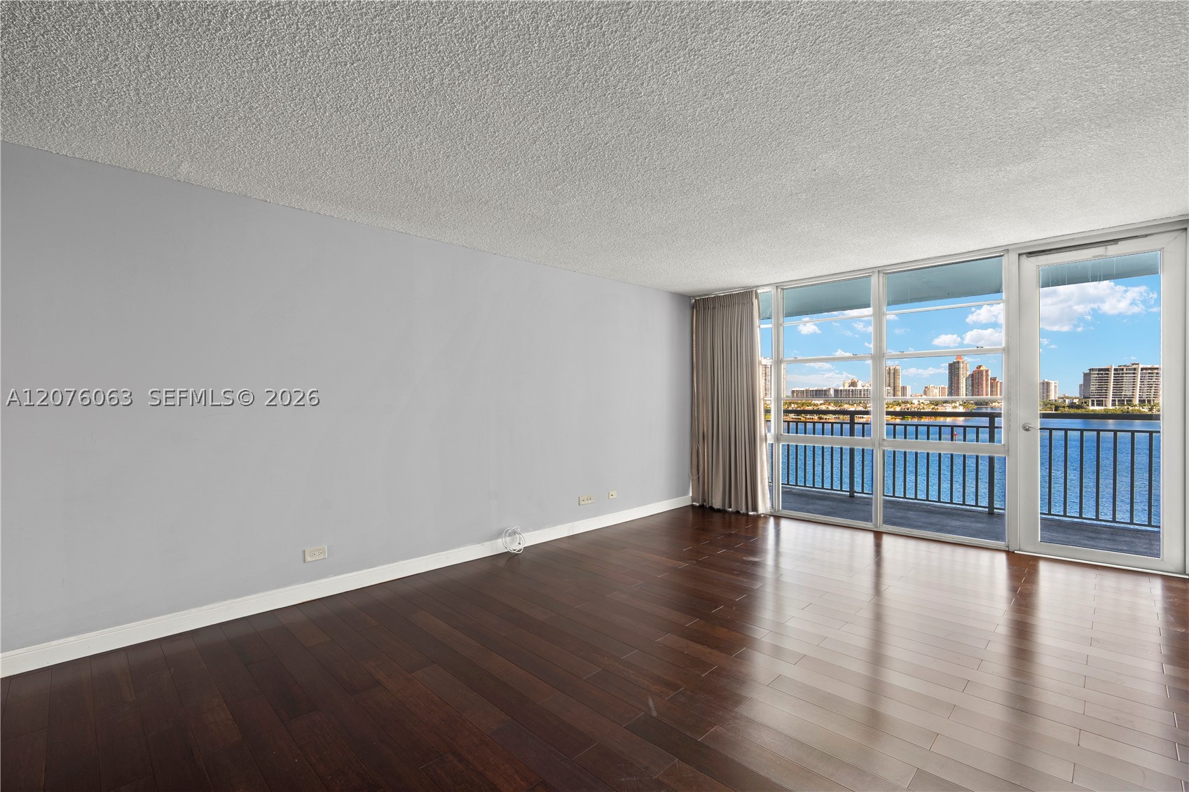 Sunny Isles Beach photo 2