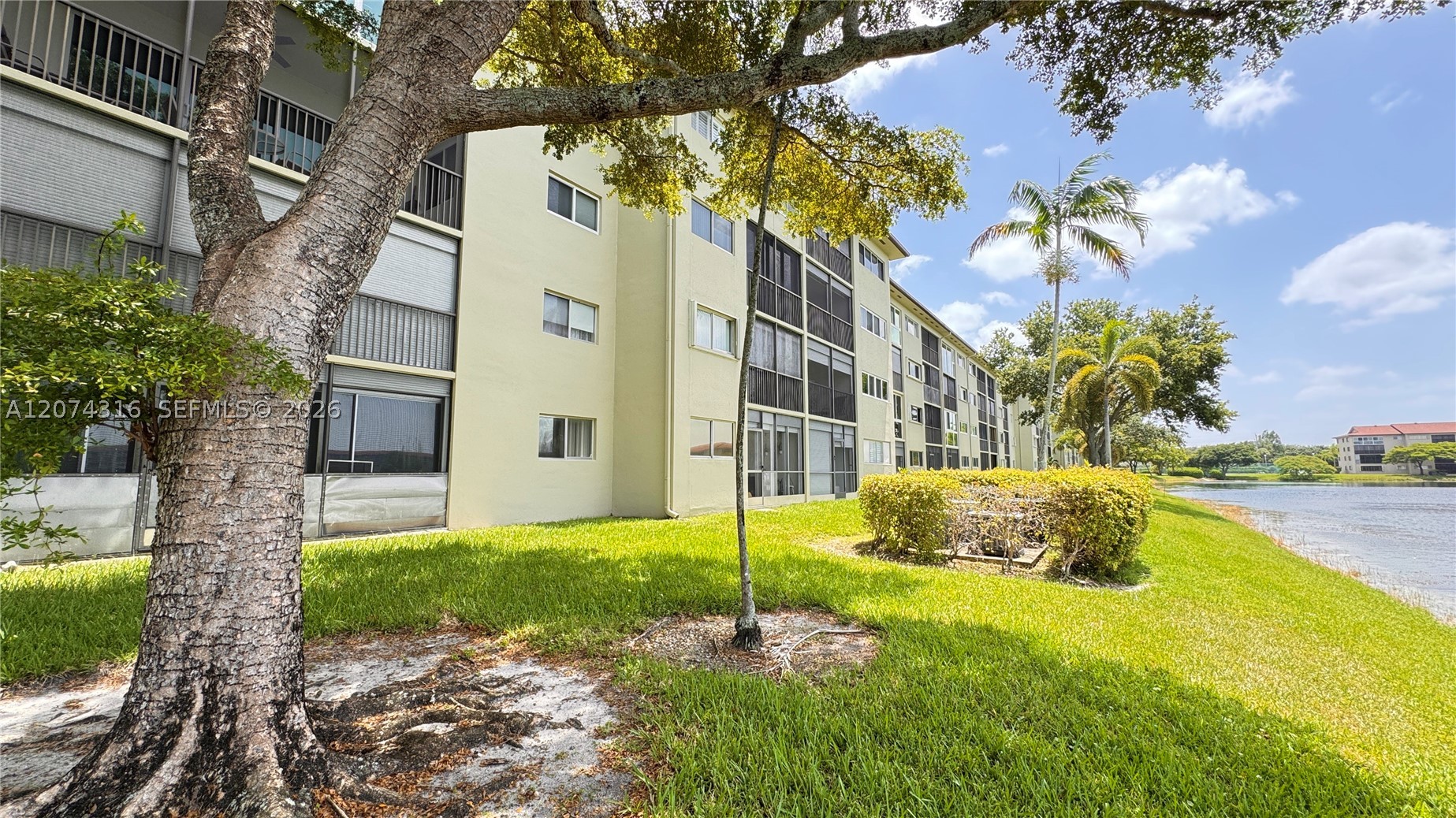 Pembroke Pines photo 2