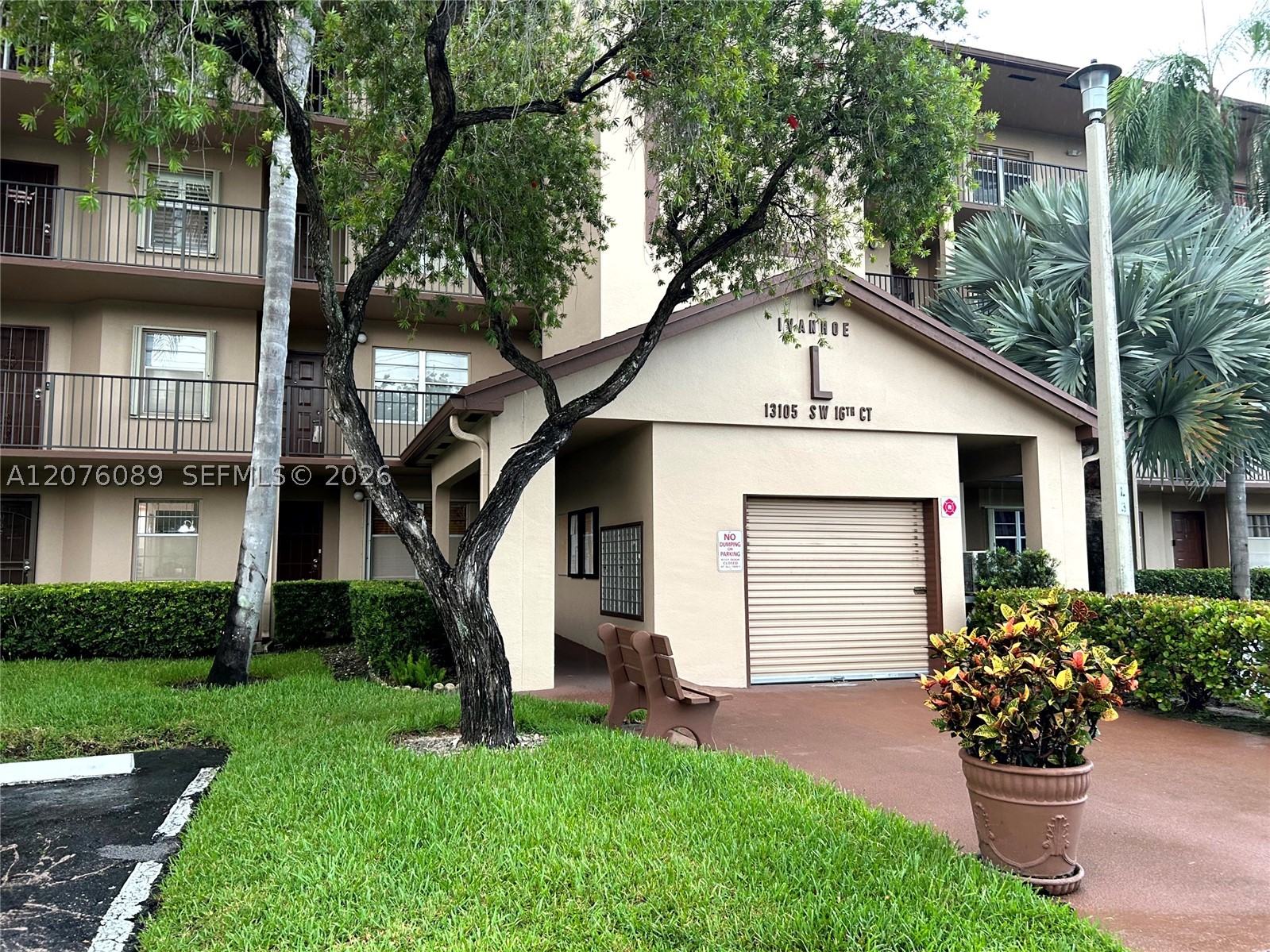 Pembroke Pines photo 2