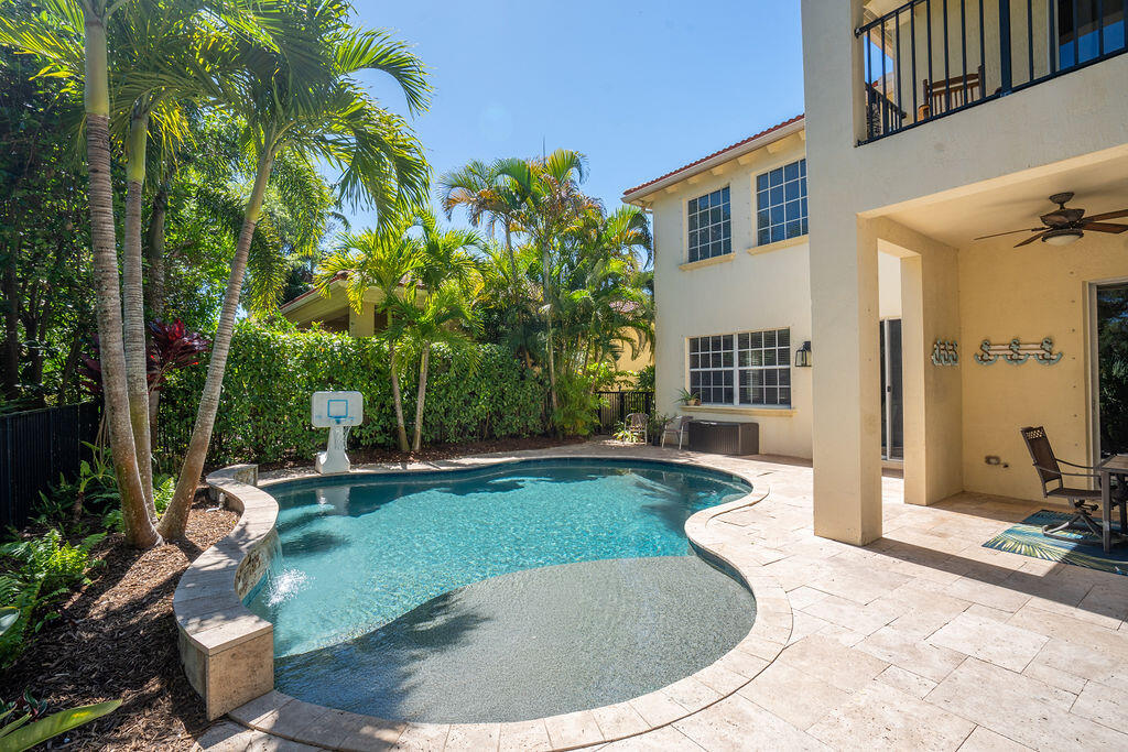 Palm Beach Gardens photo 1