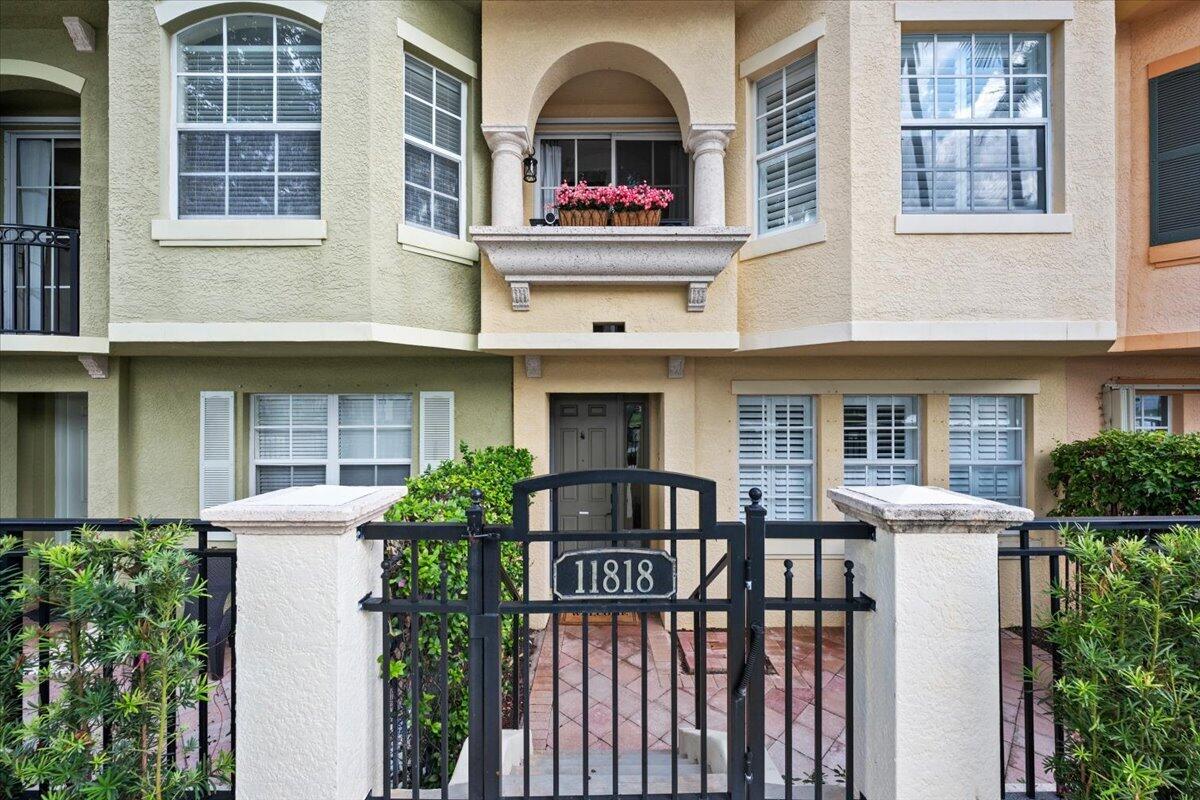 Palm Beach Gardens photo 1