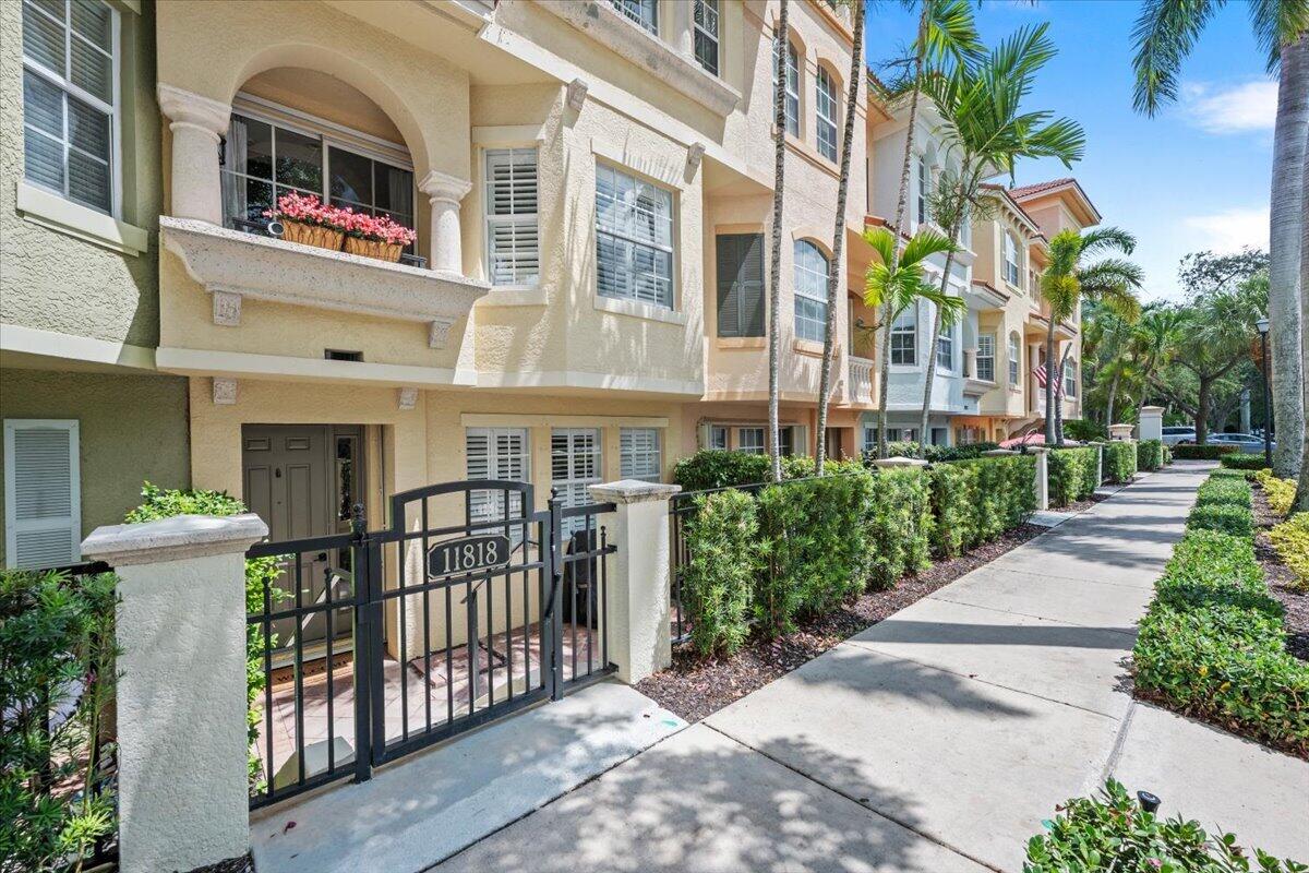 Palm Beach Gardens photo 2