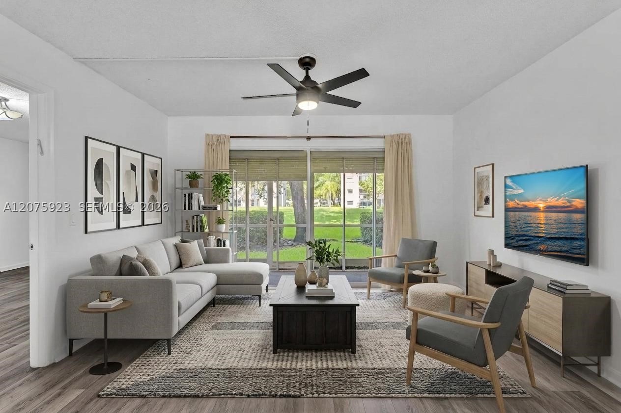 Pembroke Pines photo 2