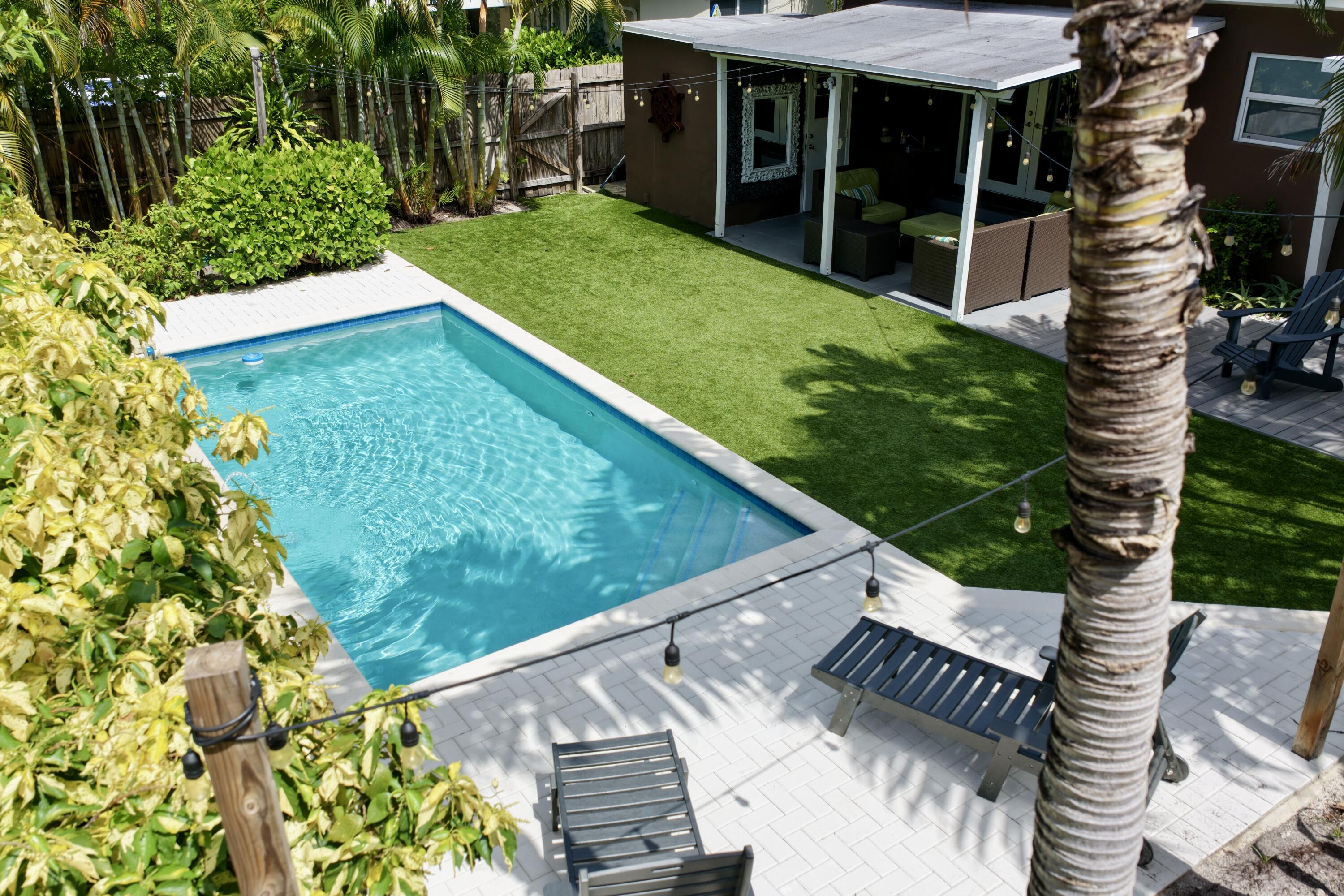 Wilton Manors photo 2