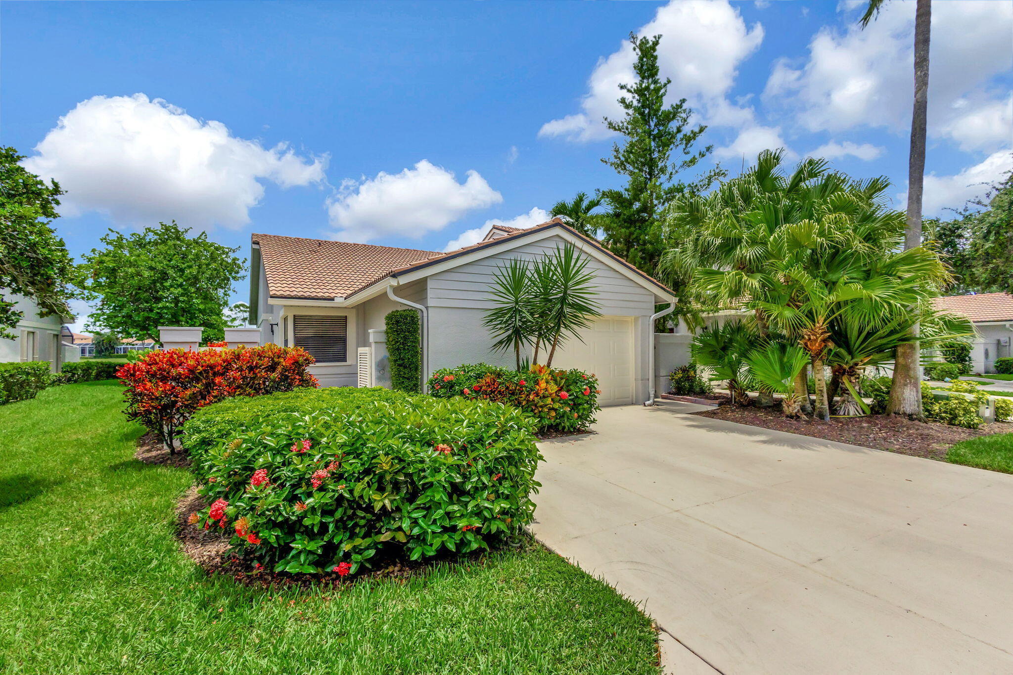 Palm Beach Gardens photo 1