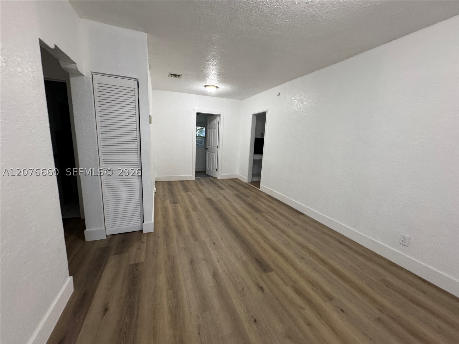 North Miami photo 3