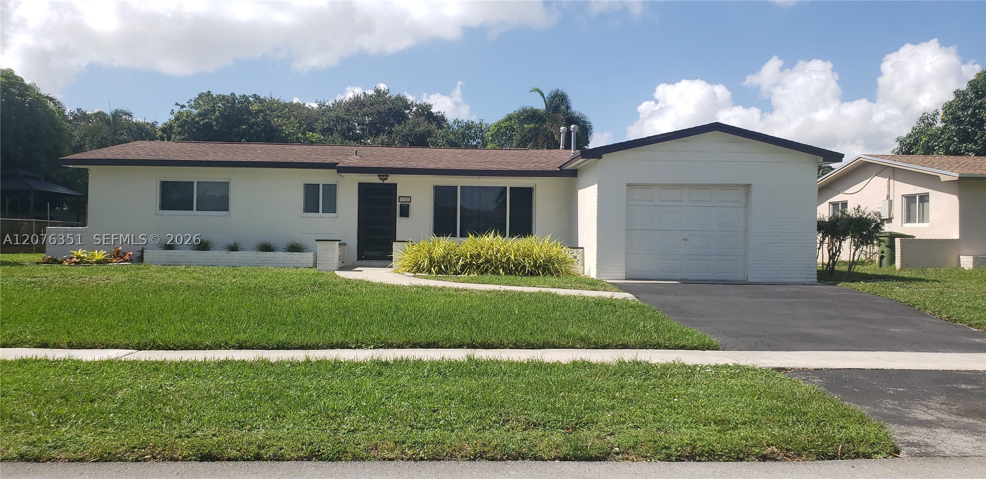 Pembroke Pines photo 1