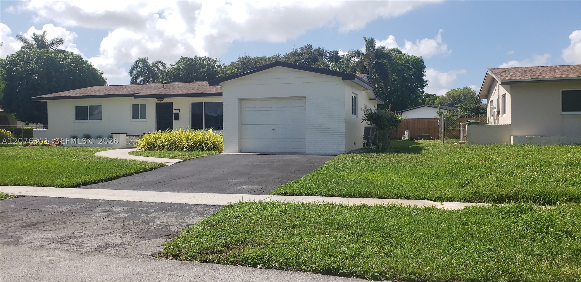 Pembroke Pines photo 3