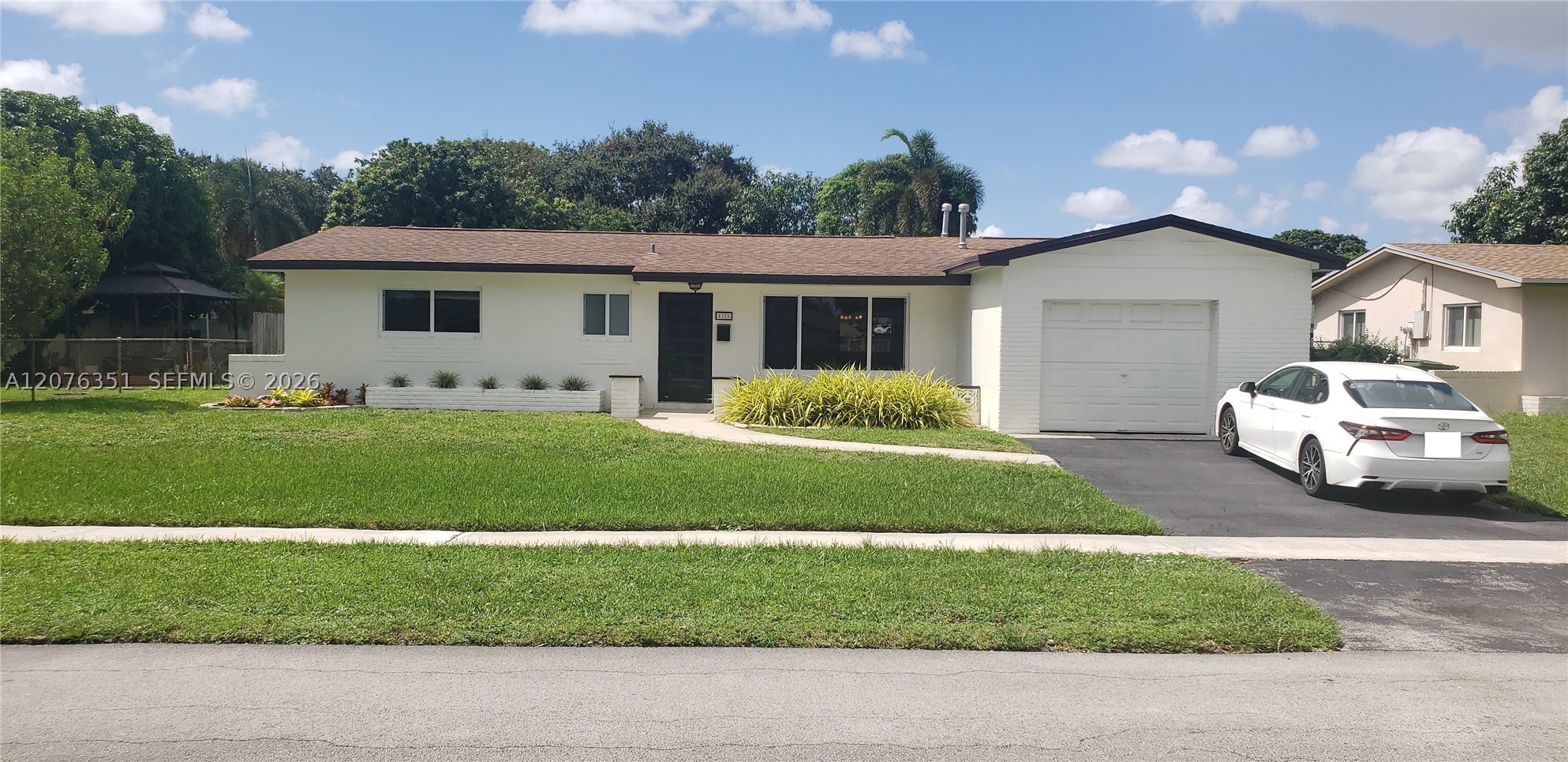 Pembroke Pines photo 4
