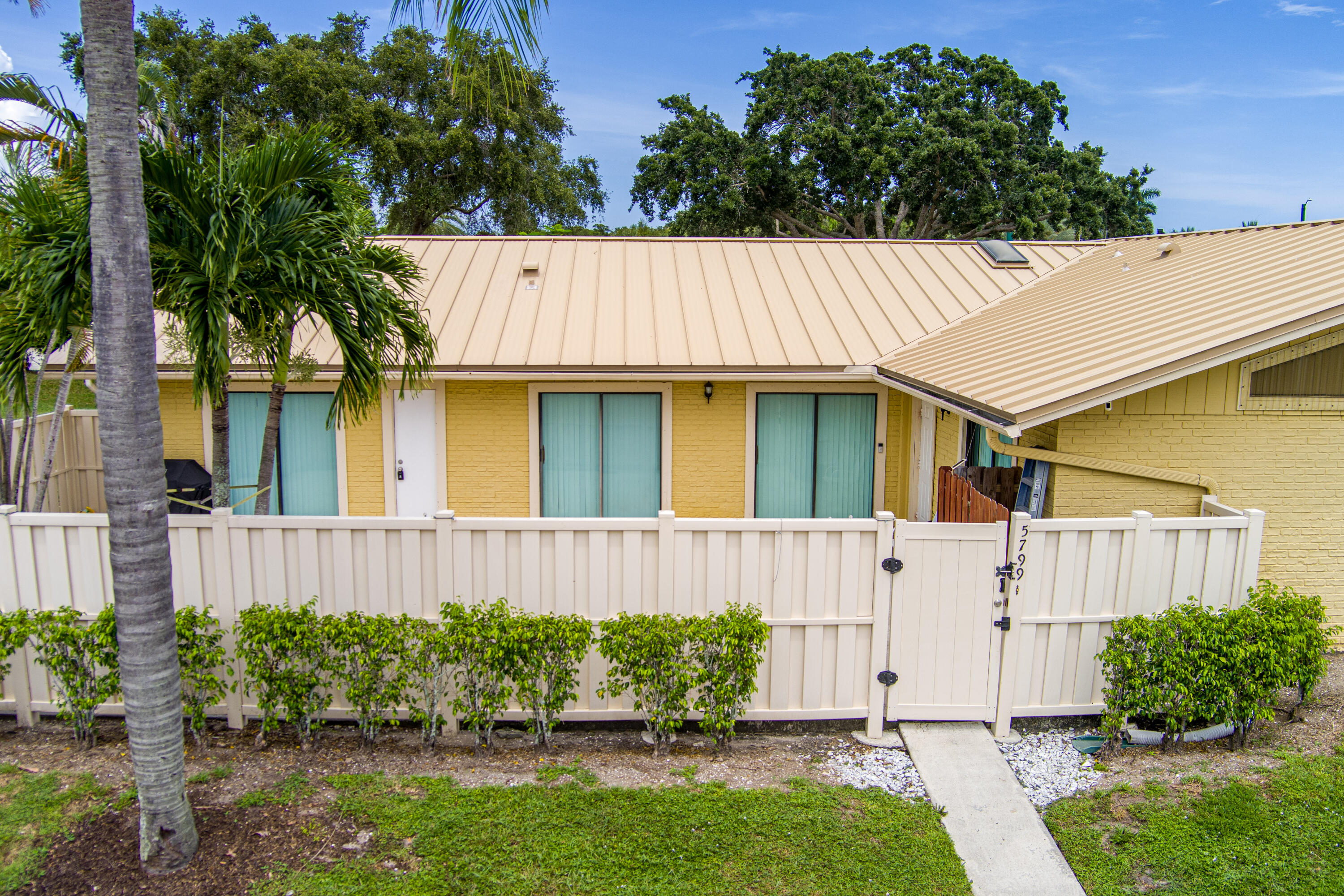 Palm Beach Gardens photo 2
