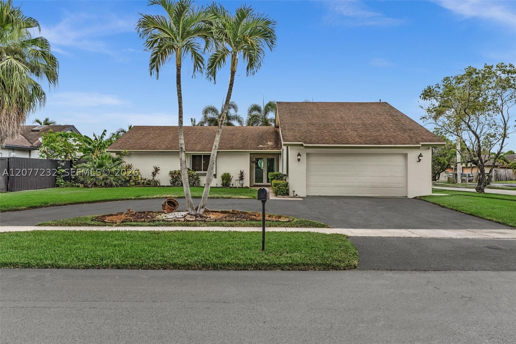 Pembroke Pines photo 1