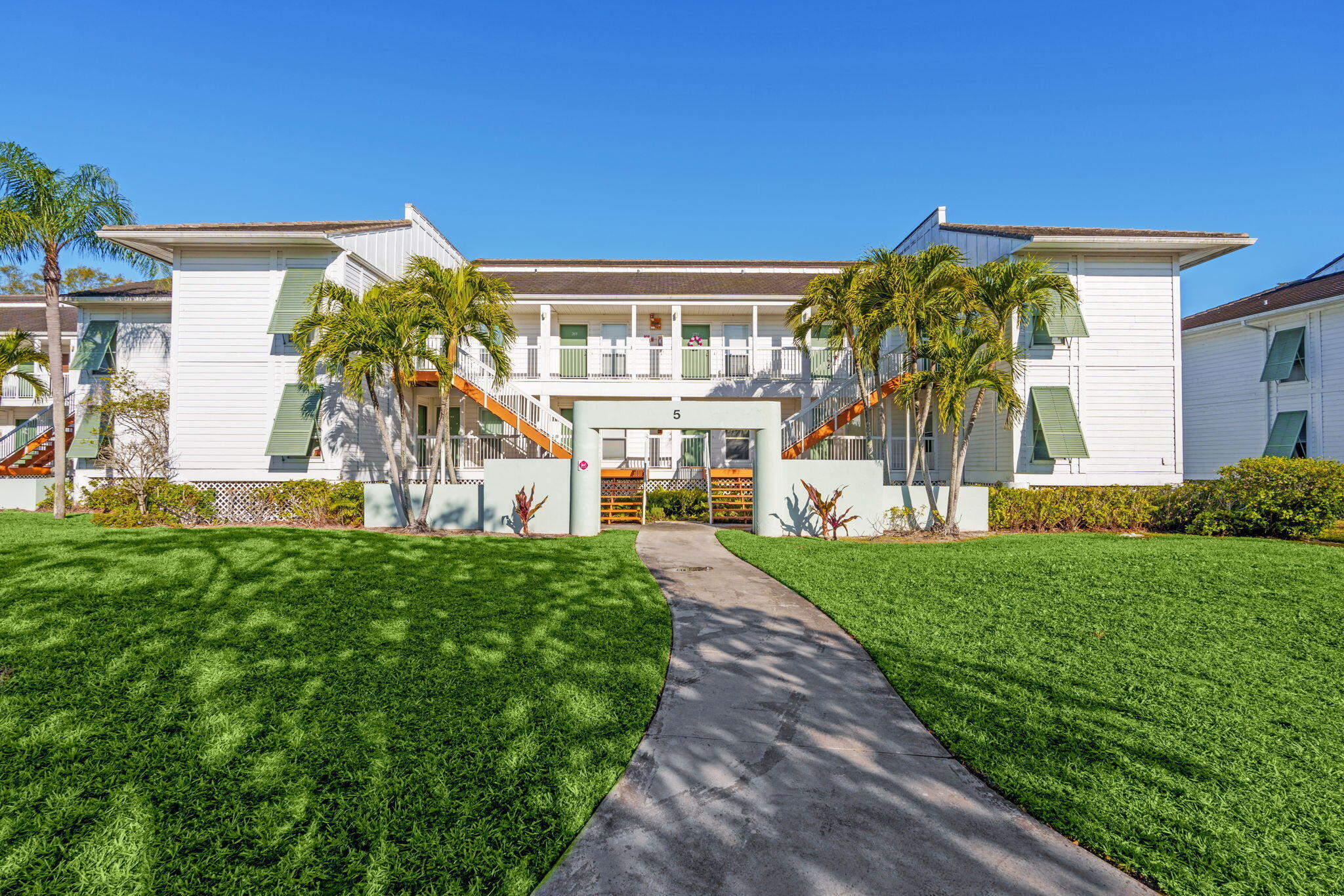 Palm Beach Gardens photo 2