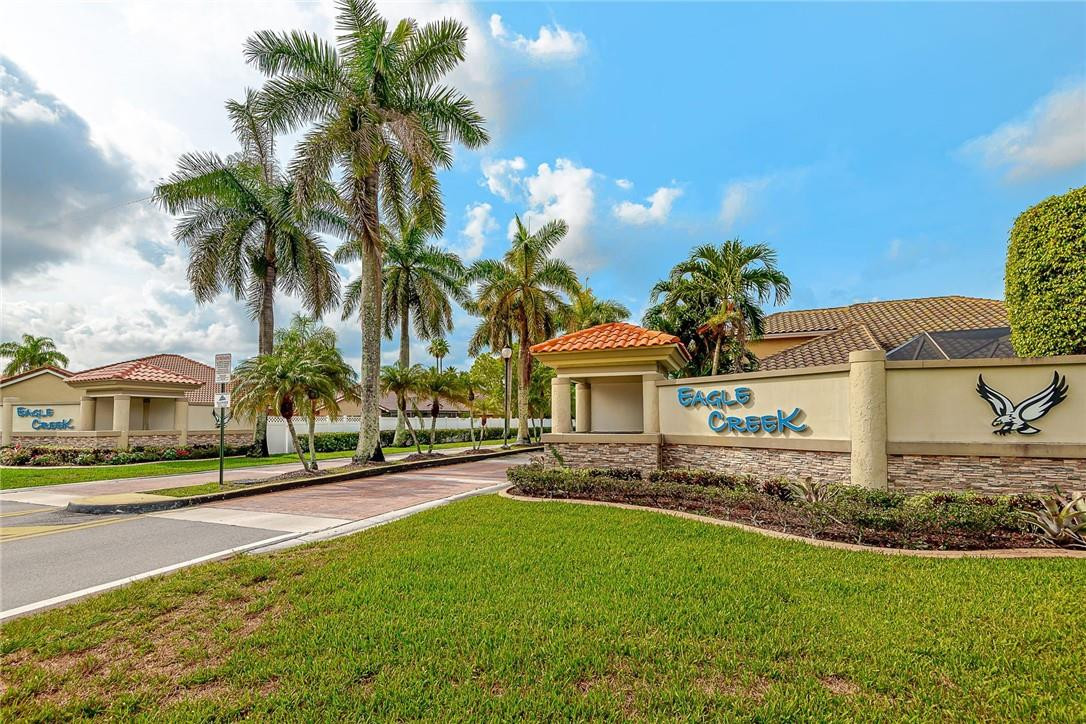 Pembroke Pines photo 1
