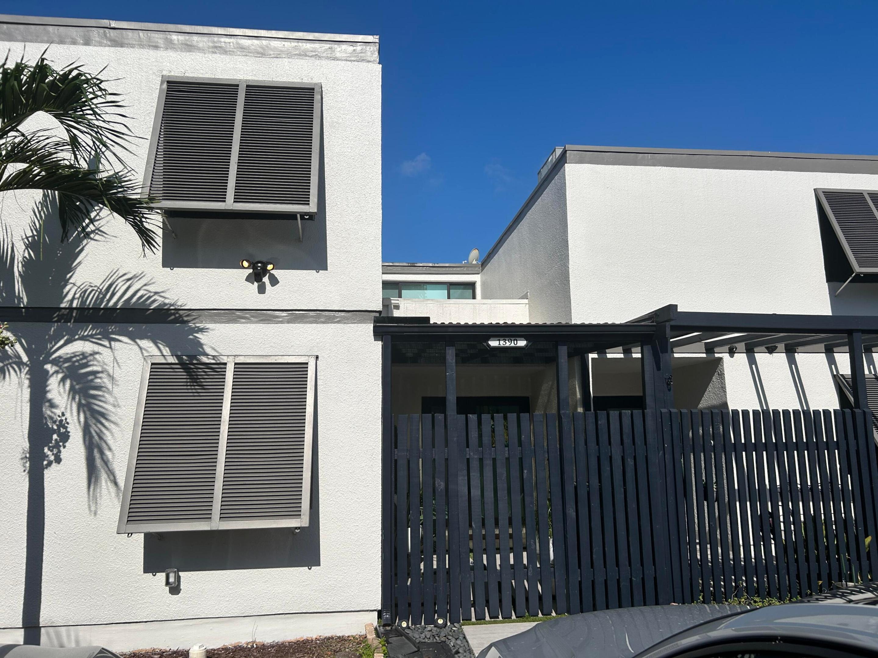 Pembroke Pines photo 2