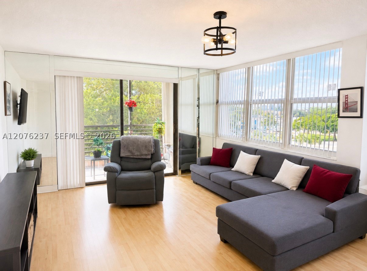 Pembroke Pines photo 2