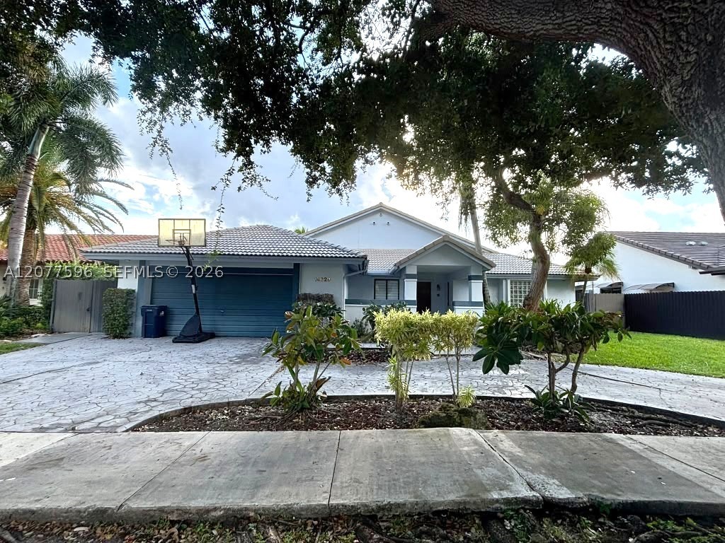 Miami Lakes photo 1