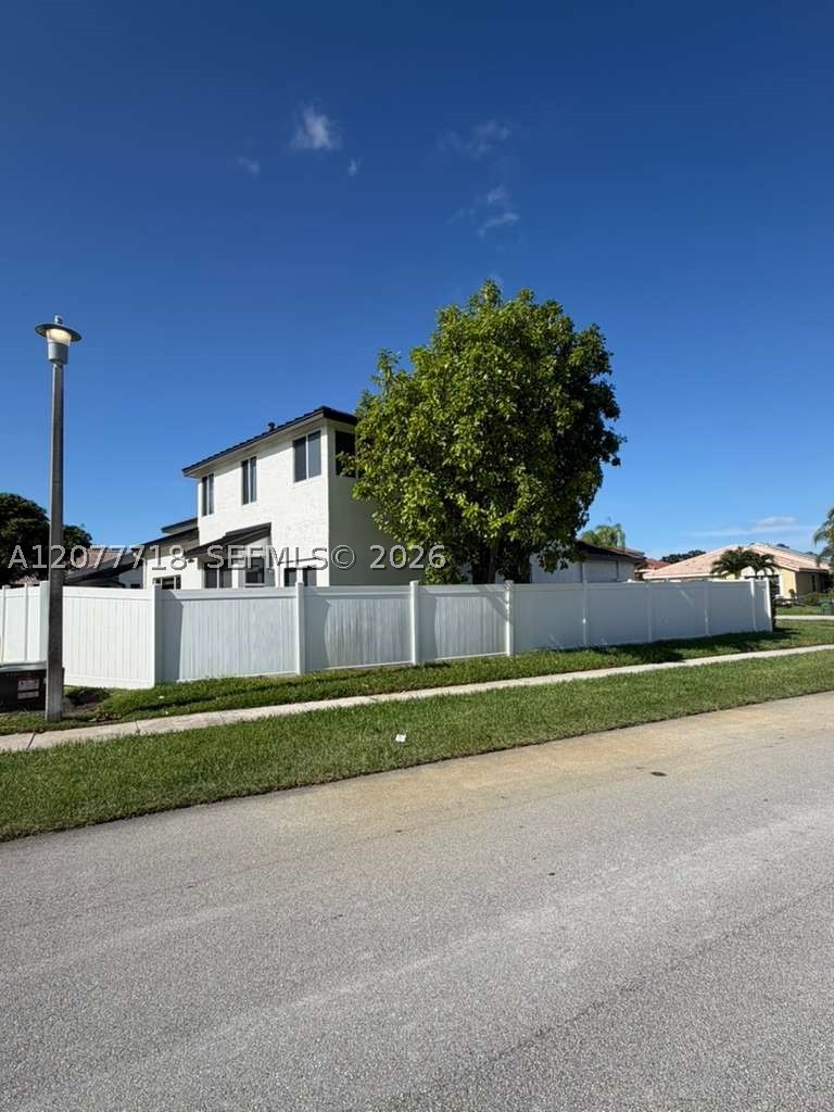 Pembroke Pines photo 4