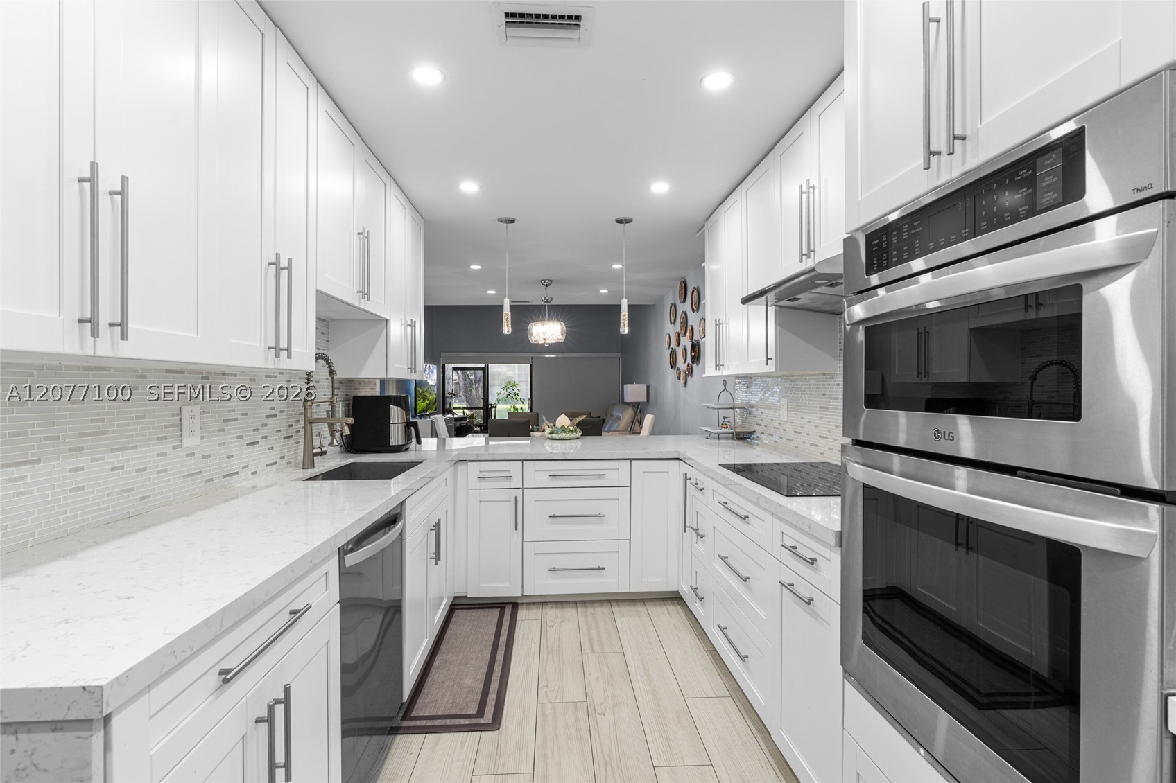 Pembroke Pines photo 1