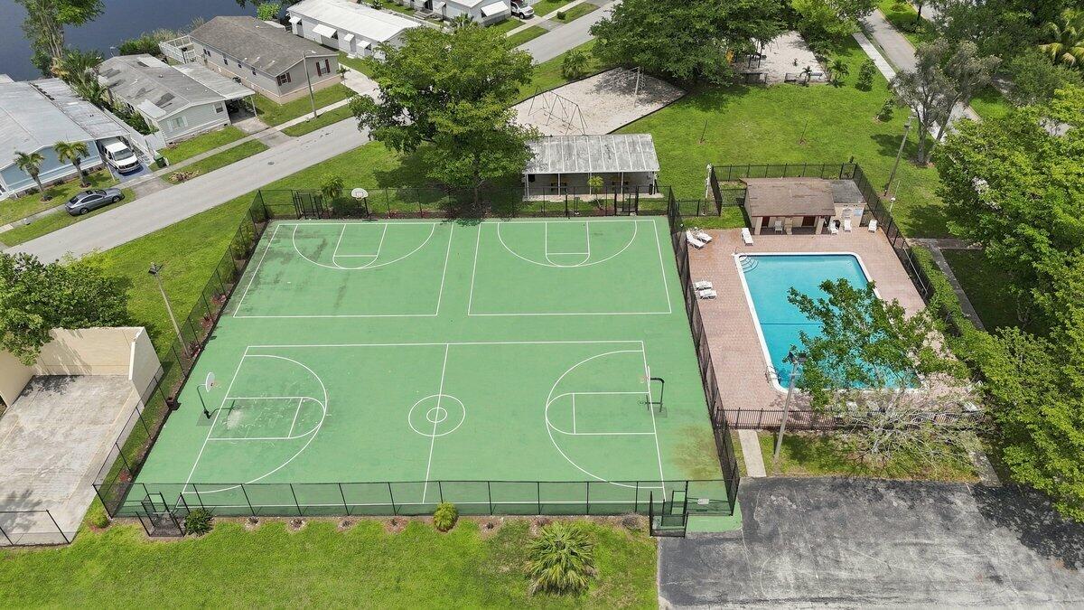 Pembroke Pines photo 5